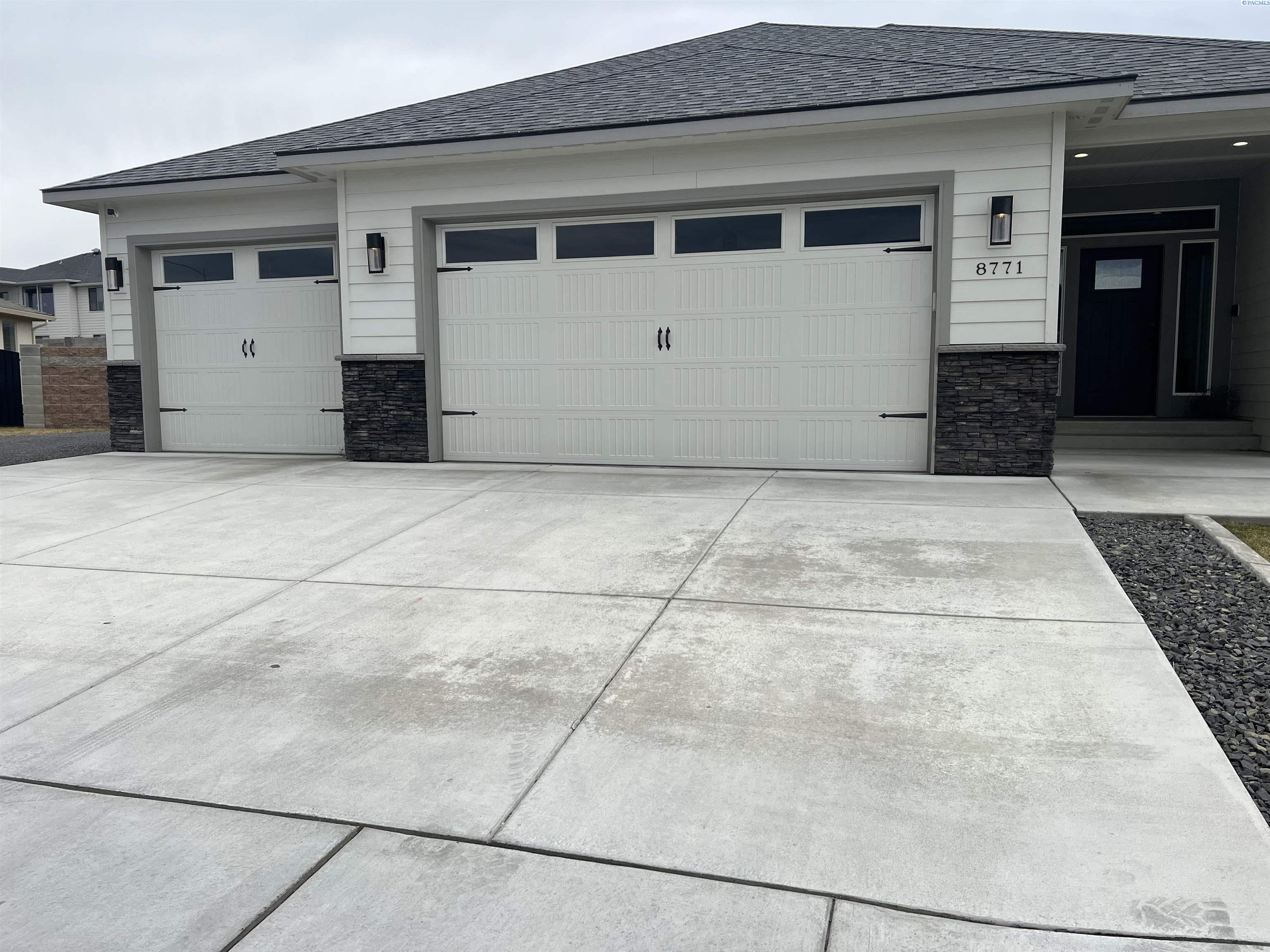 8771 W 11th Ave, Kennewick, WA 99337