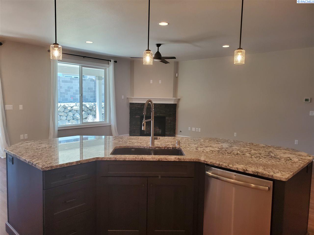 8771 W 11th Ave, Kennewick, WA 99337