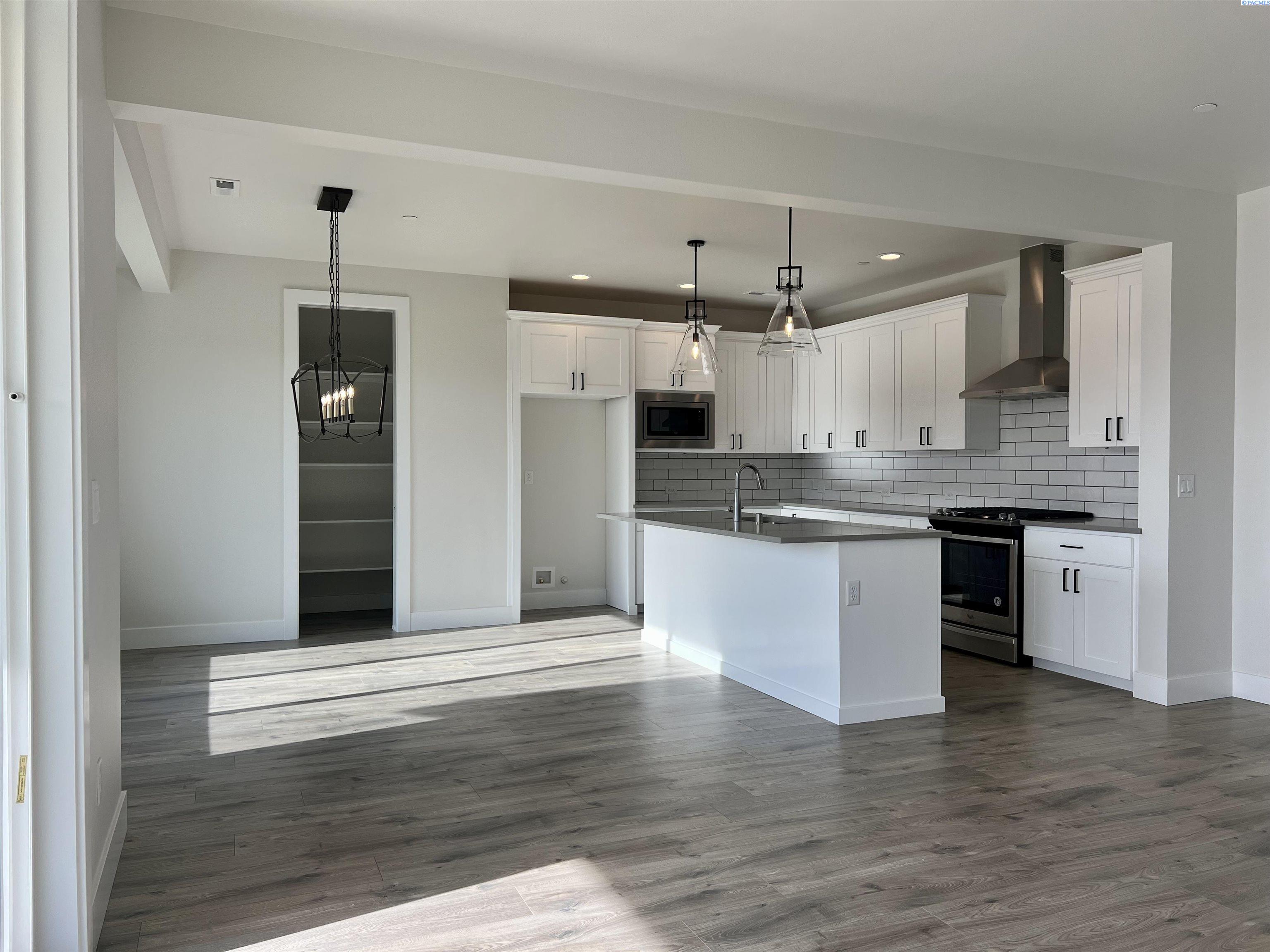 4391 Lolo Way, Richland, WA 99352