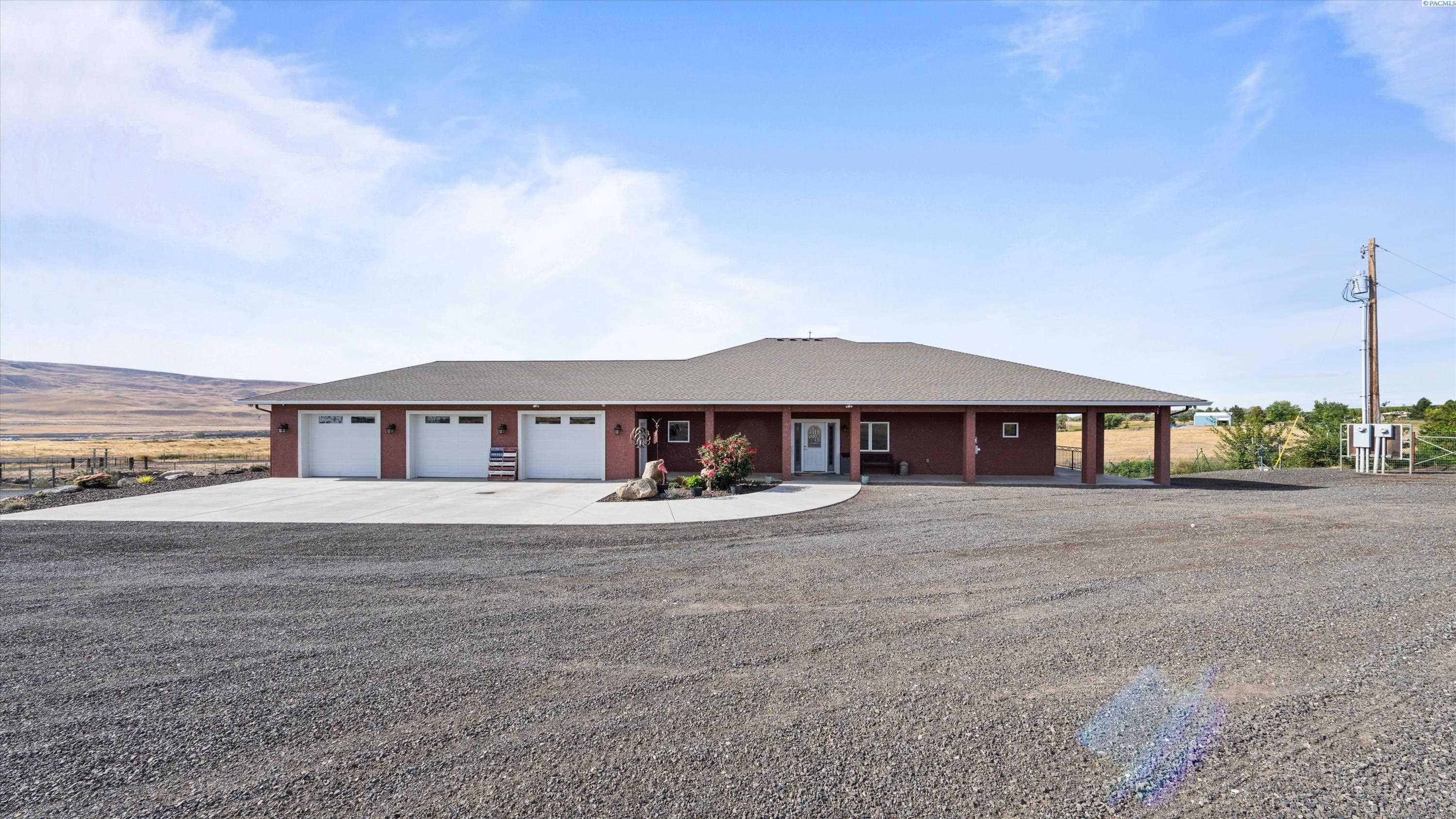 27446 N Case Rd, Prosser, WA 99350