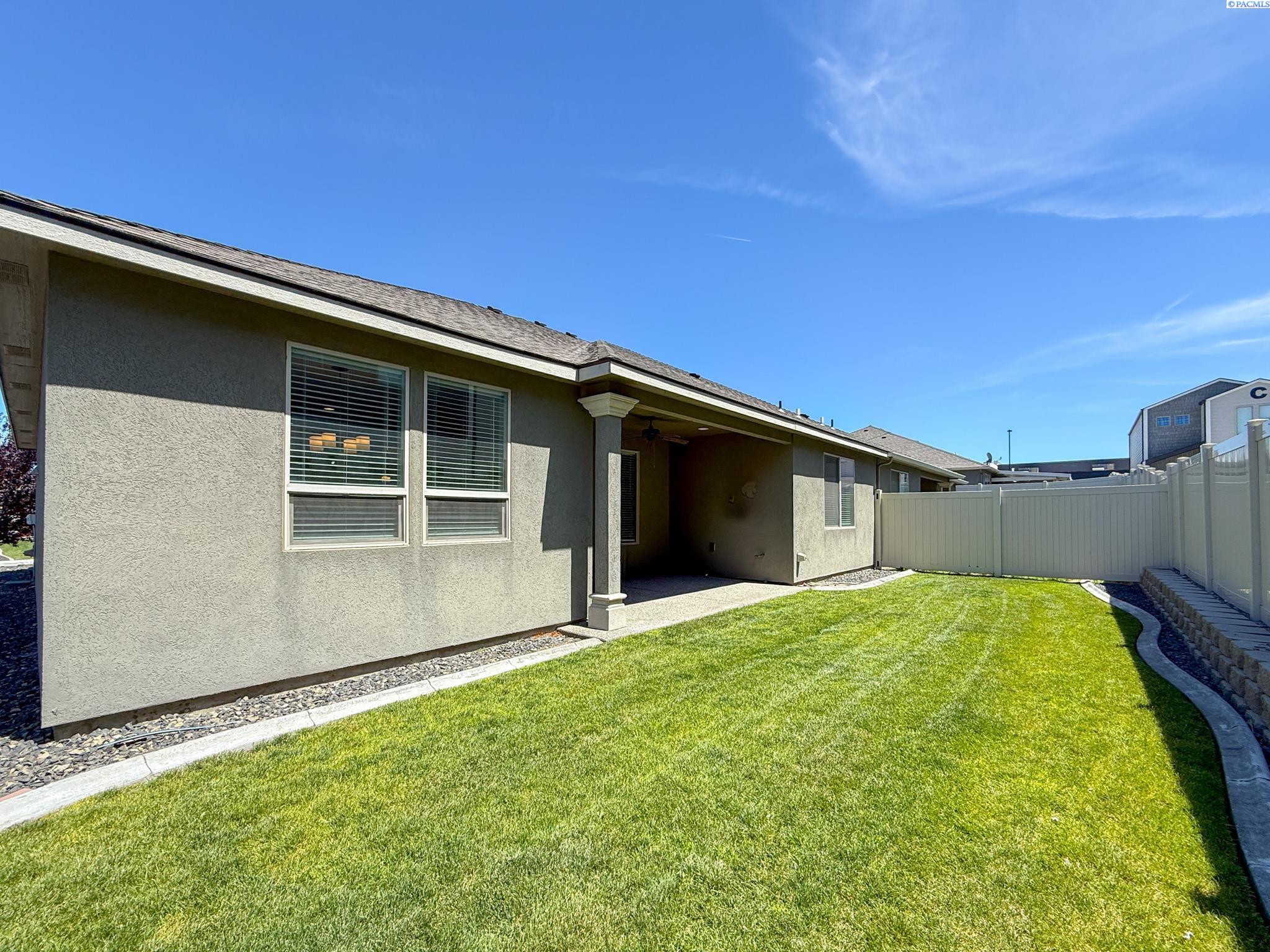 9114 Ruven St, Pasco, WA 99301