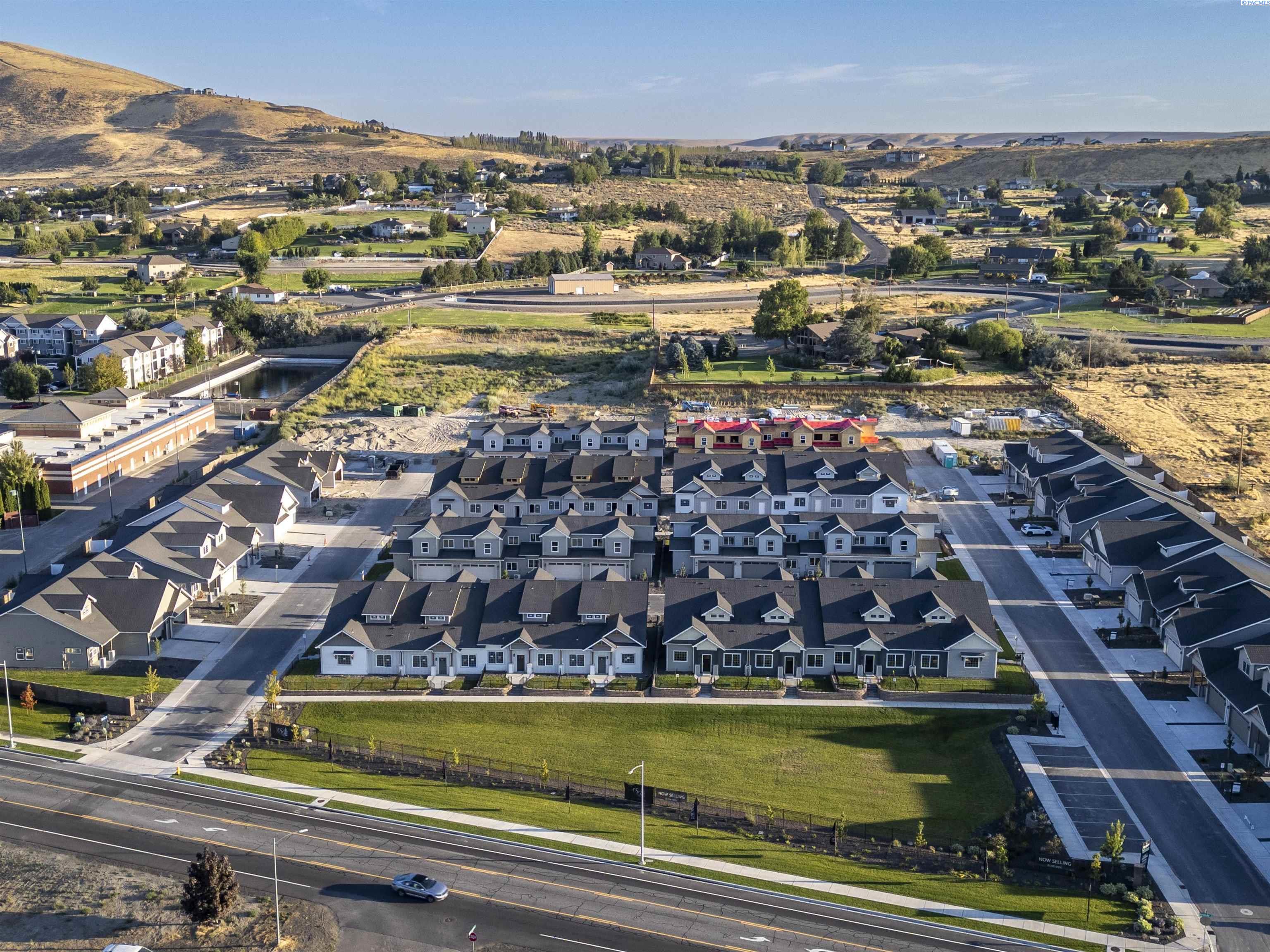 4574 Brook Ct, West Richland, WA 99353