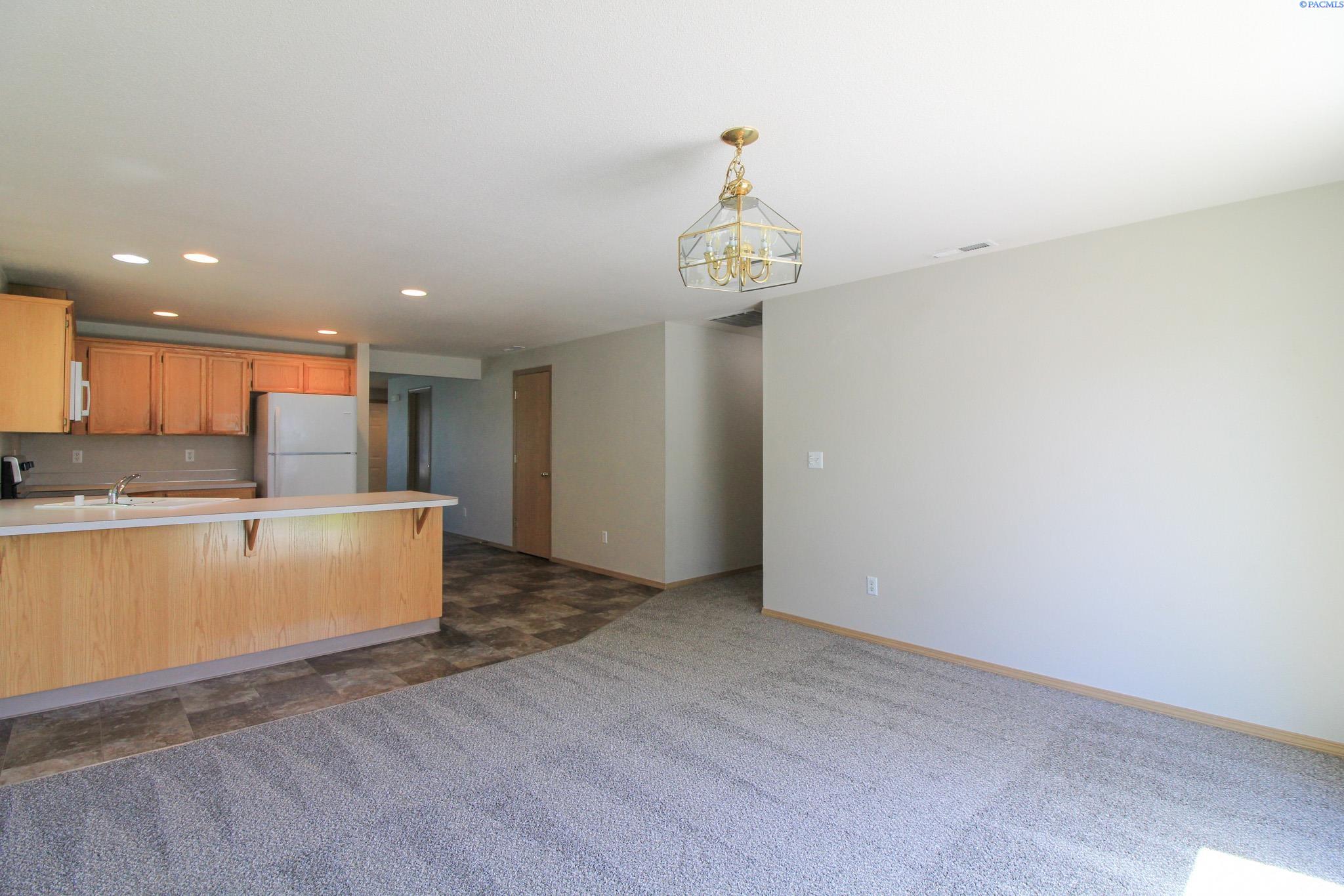 7704 Wrigley Dr, Pasco, WA 99301