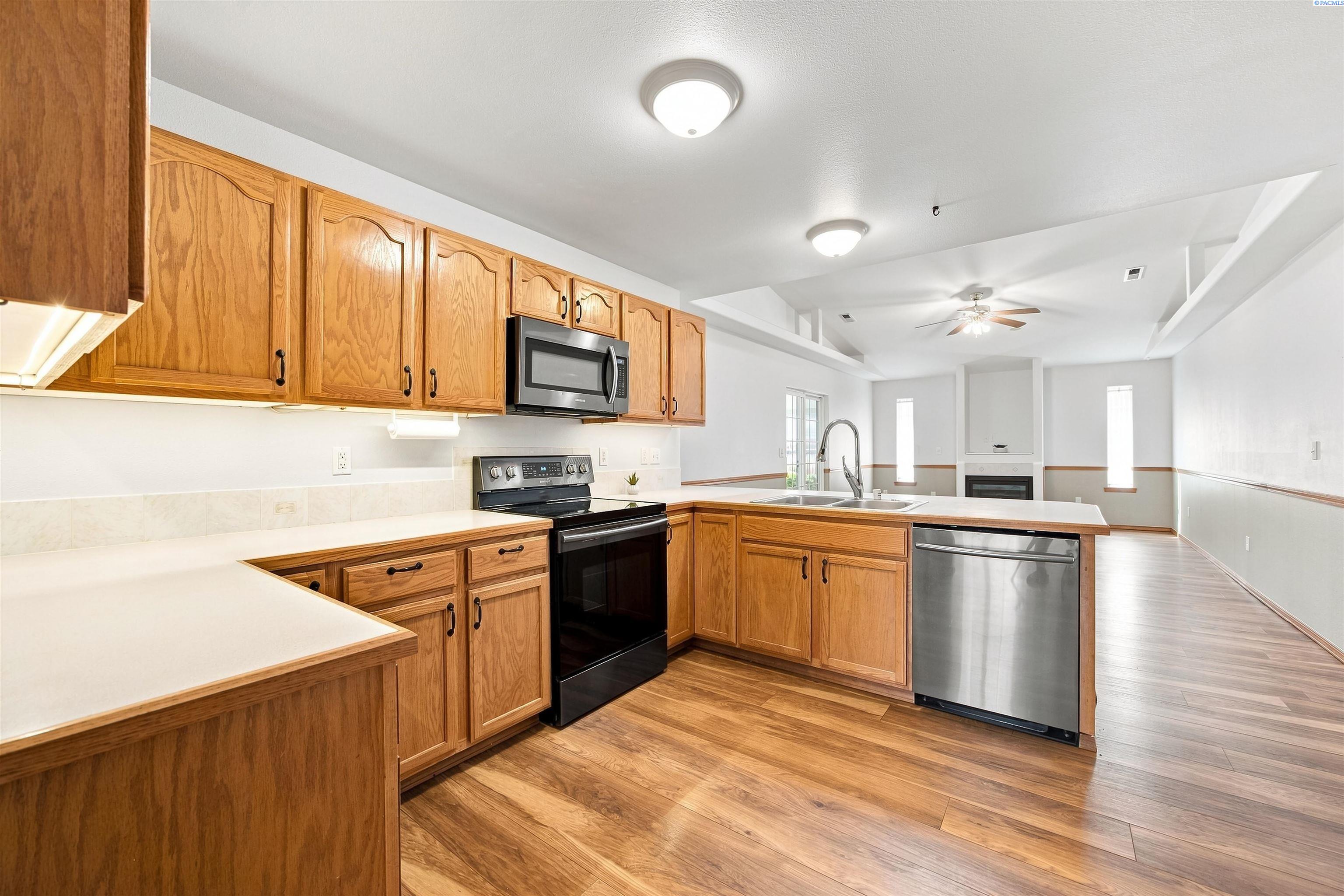 8827 W Klamath Ave, Kennewick, WA 99336