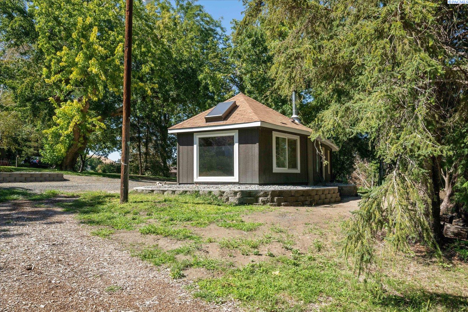 1285 Gage Blvd, Richland, WA 99352