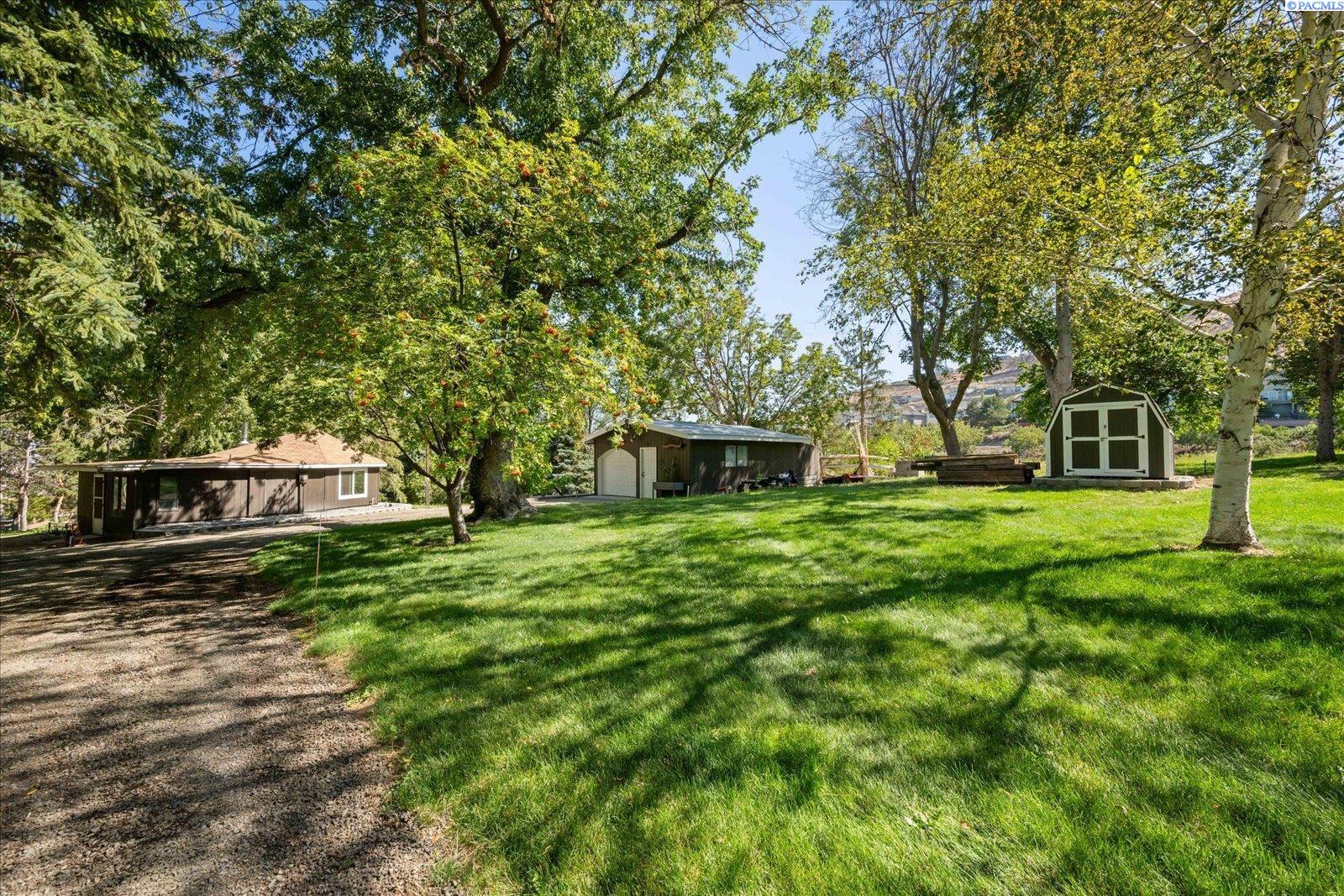 1285 Gage Blvd, Richland, WA 99352
