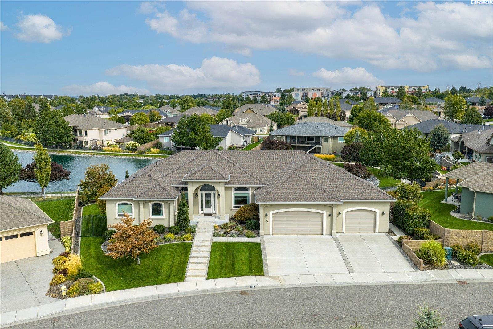739 S Idaho Pl, Kennewick, WA 99336