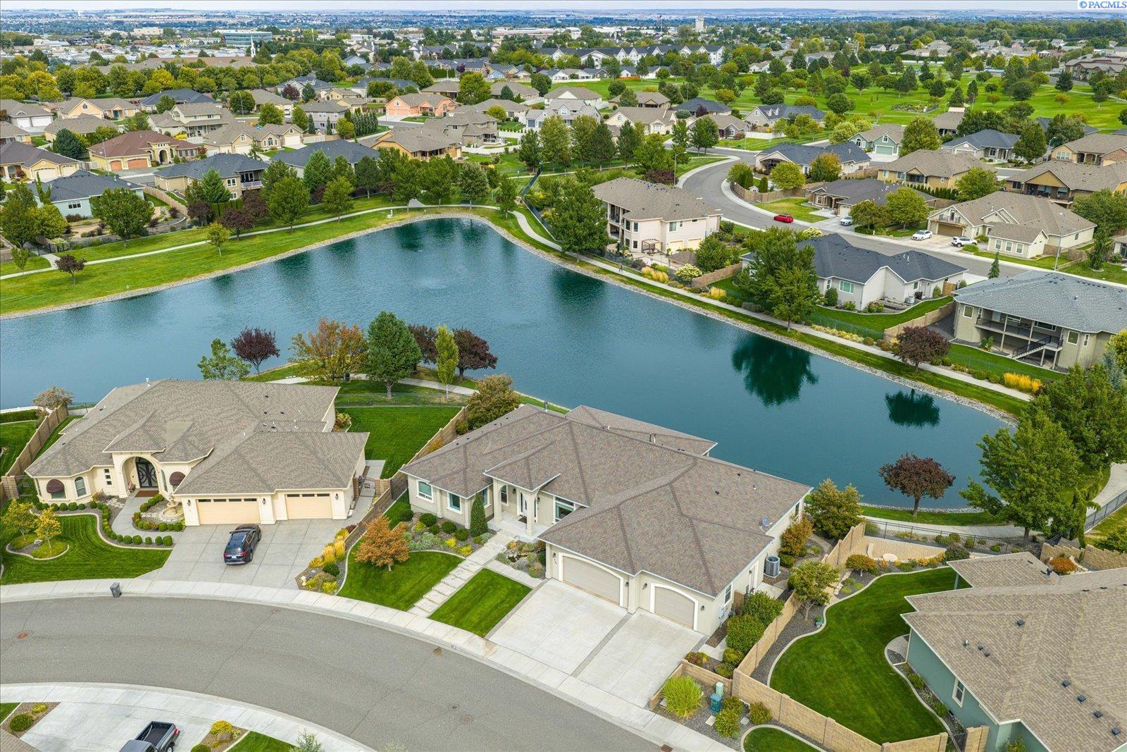739 S Idaho Pl, Kennewick, WA 99336
