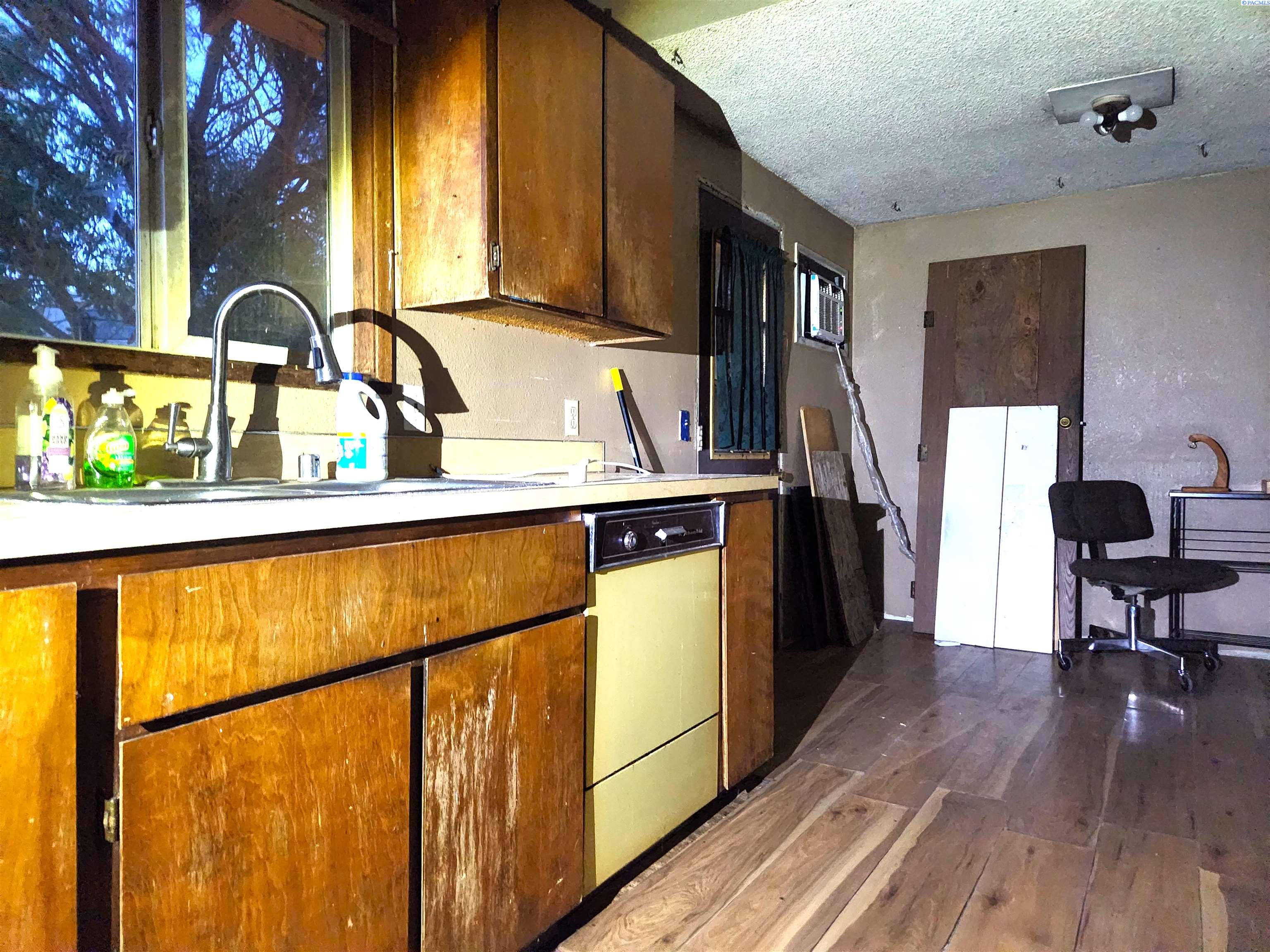 530 S Elm Ave, Pasco, WA 99301