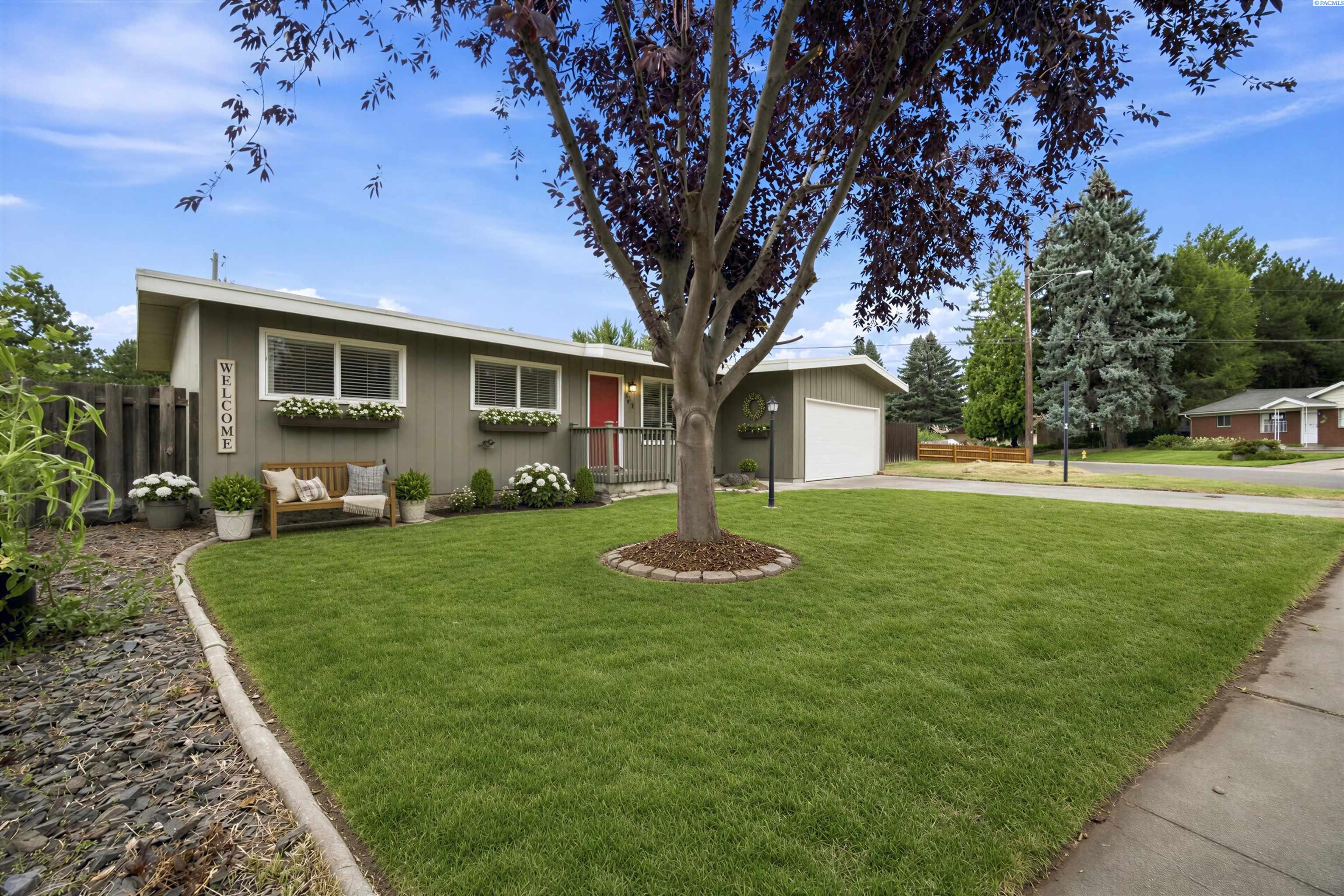 530 W 18th Ave, Kennewick, WA 99337-2821