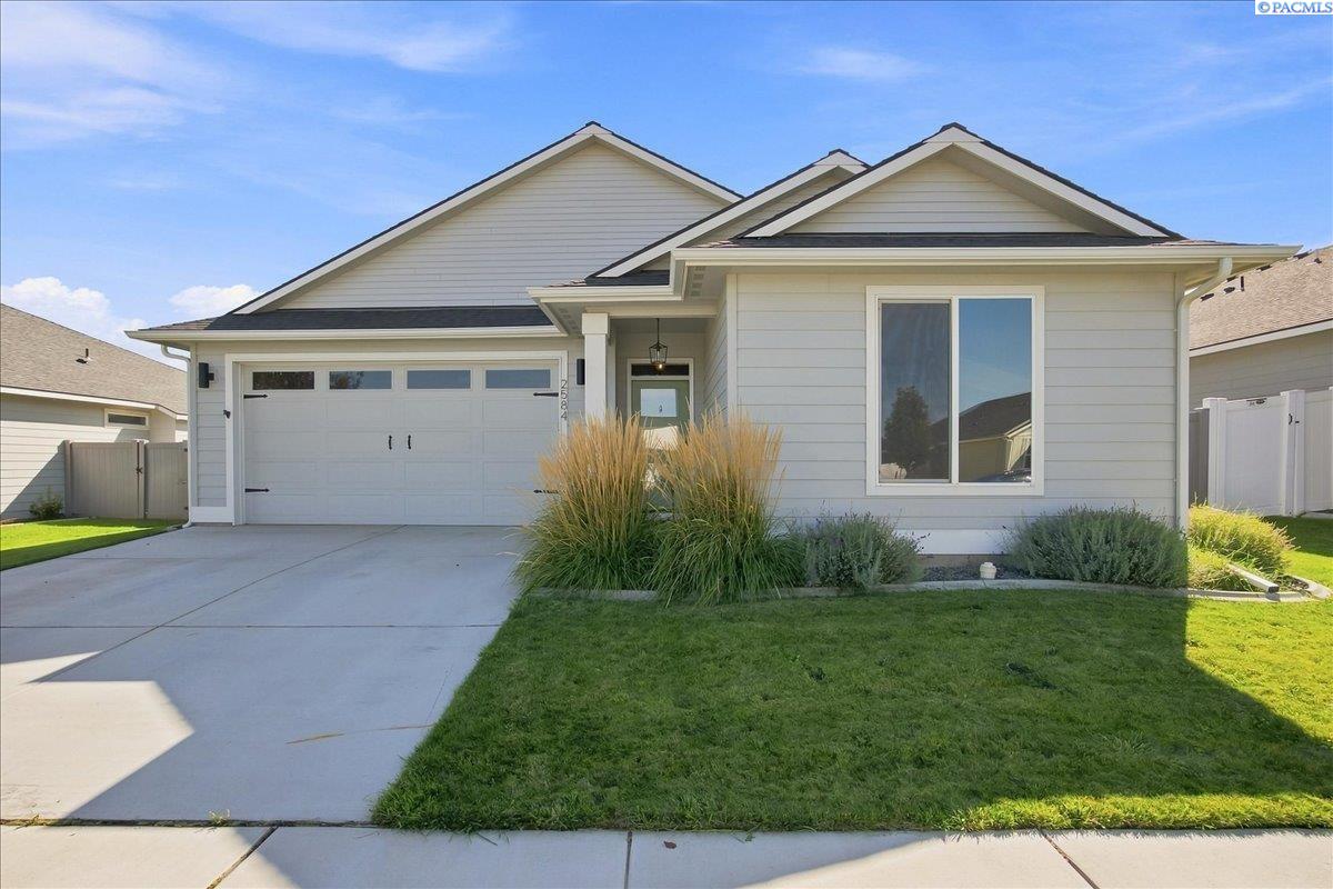 2584 Clark Ridge Dr, Richland, WA 99352