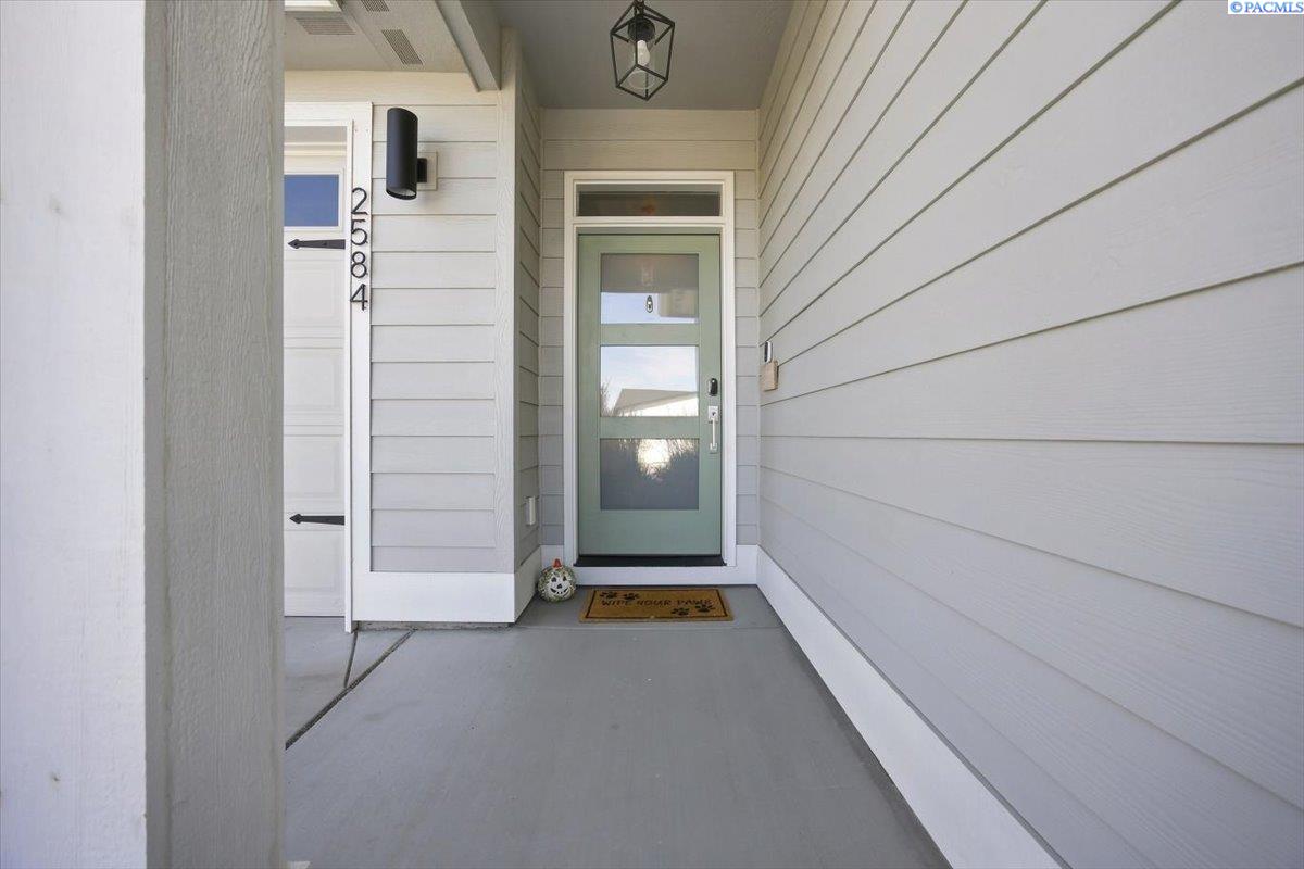 2584 Clark Ridge Dr, Richland, WA 99352