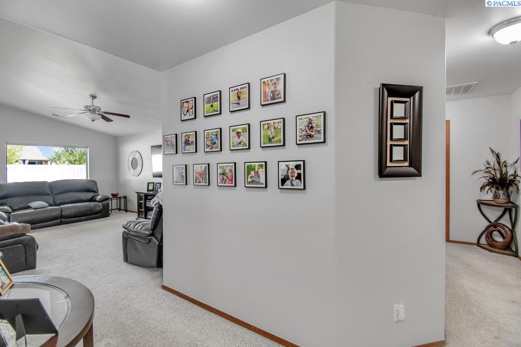 1534 Larkspur Dr, Richland, WA 99352
