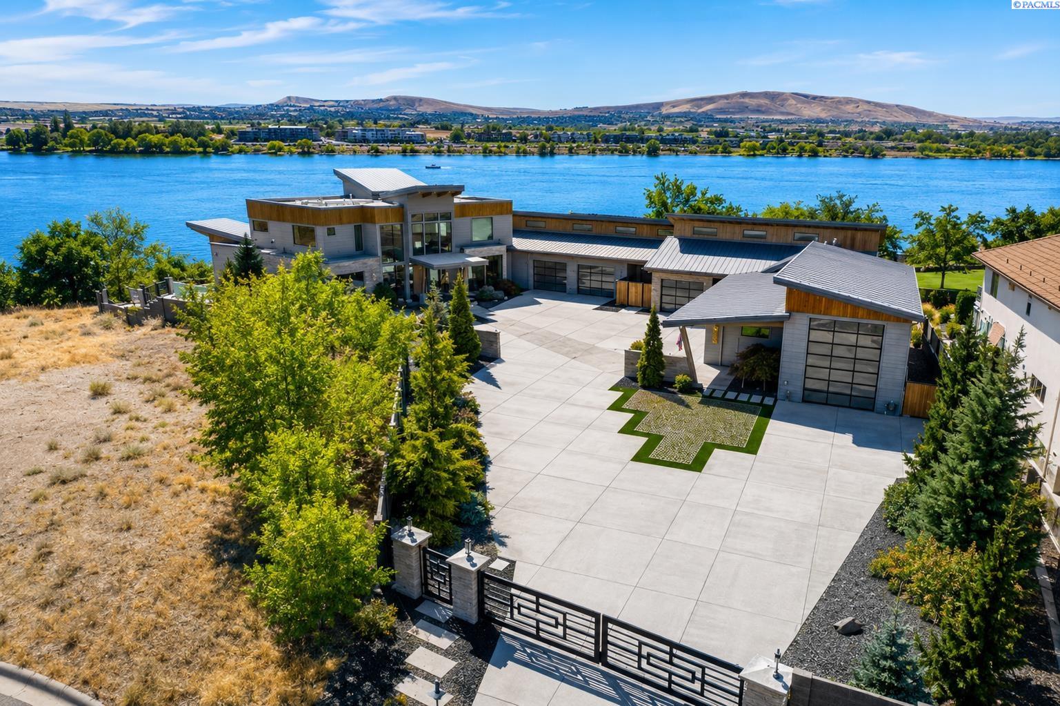 4612 Shoreline Ct, Pasco, WA 99301