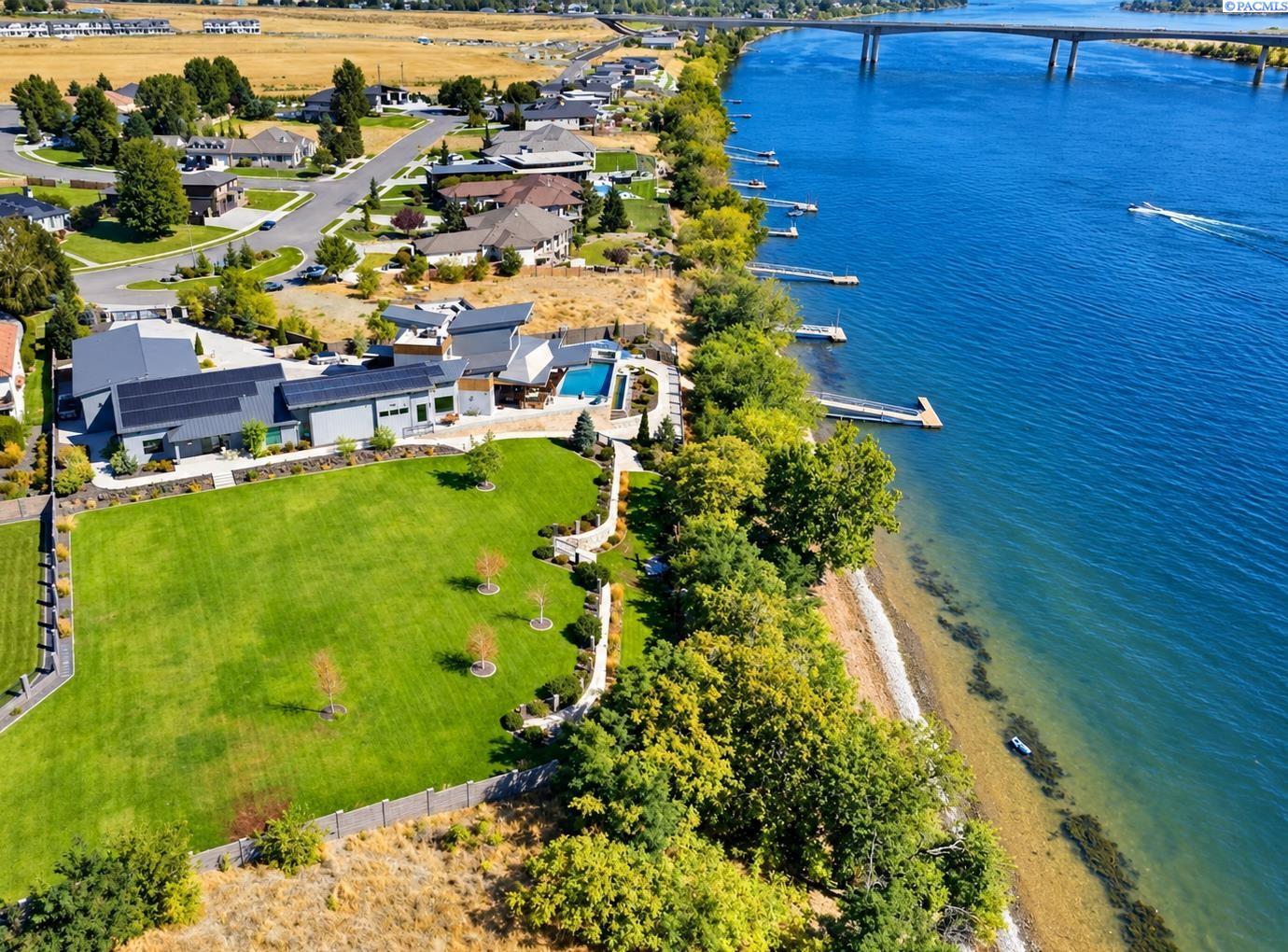 4612 Shoreline Ct, Pasco, WA 99301