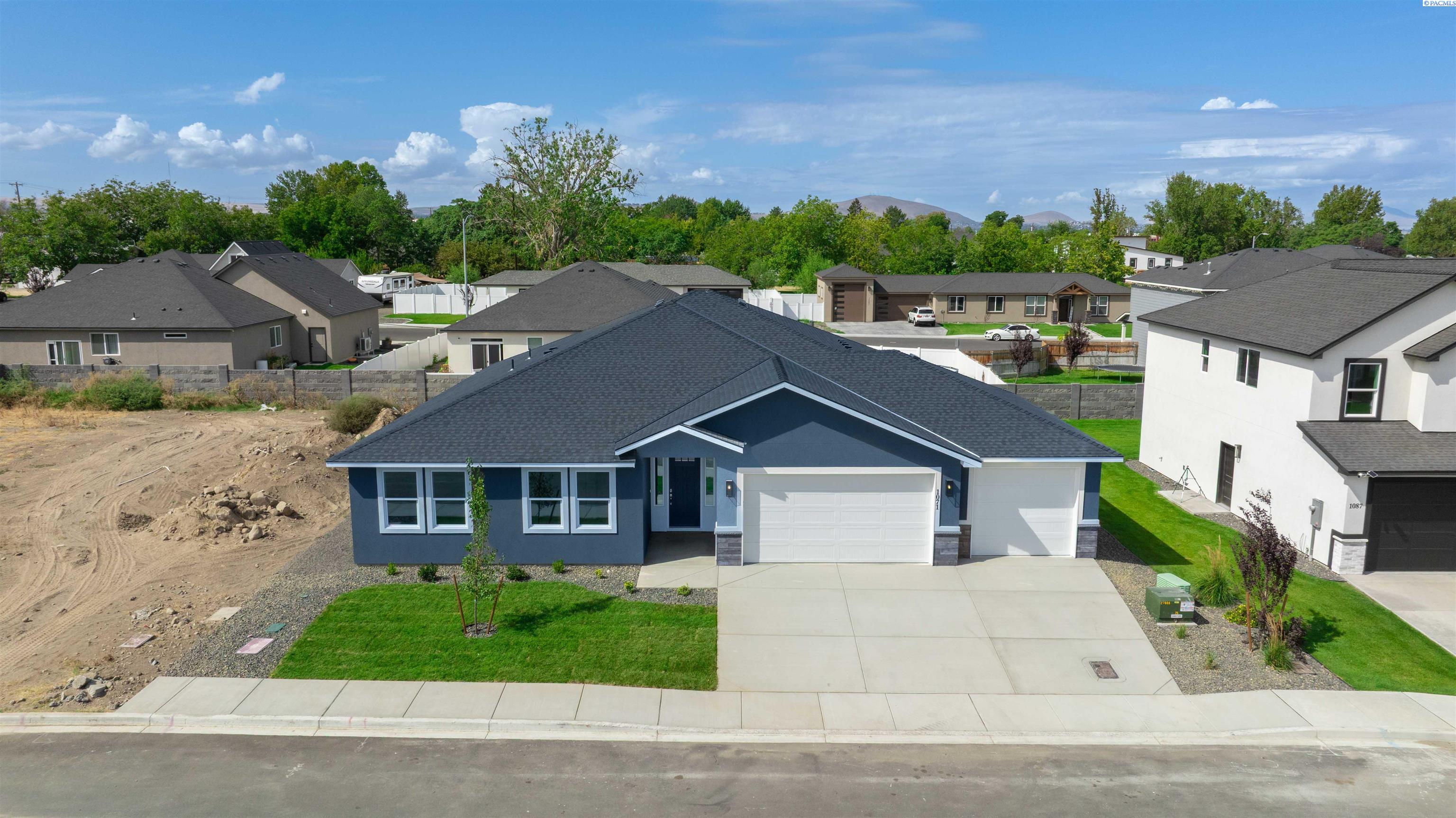 1071 N Grant Pl, Kennewick, WA 99336