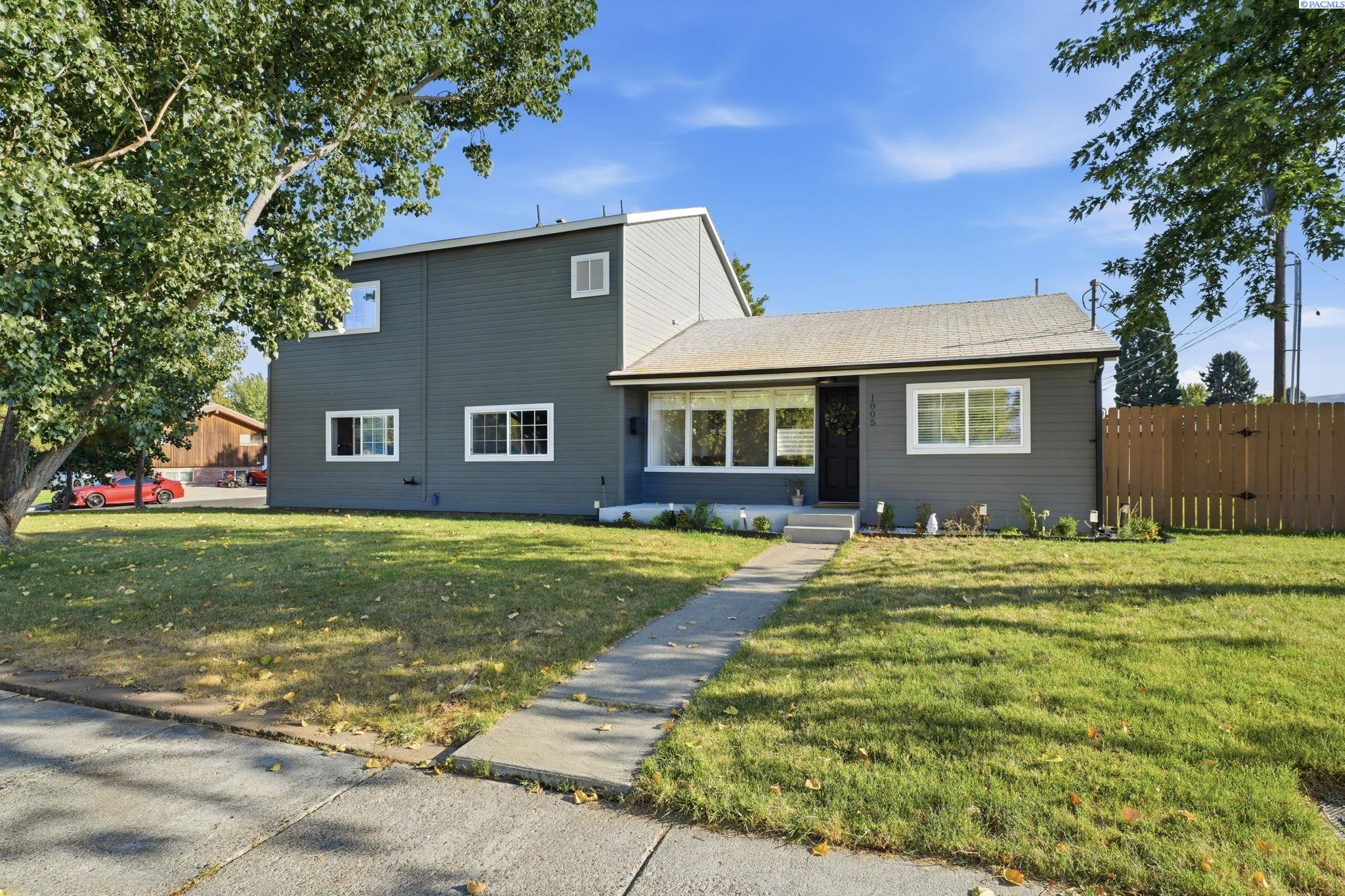 1805 Longfitt St, Richland, WA 99352