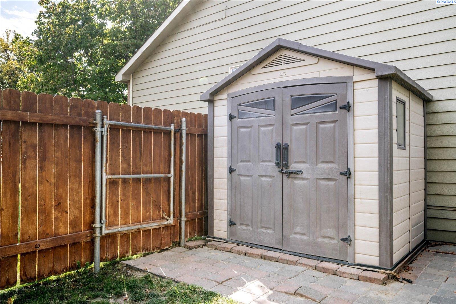 184 Newhaven Pl, Richland, WA 99352