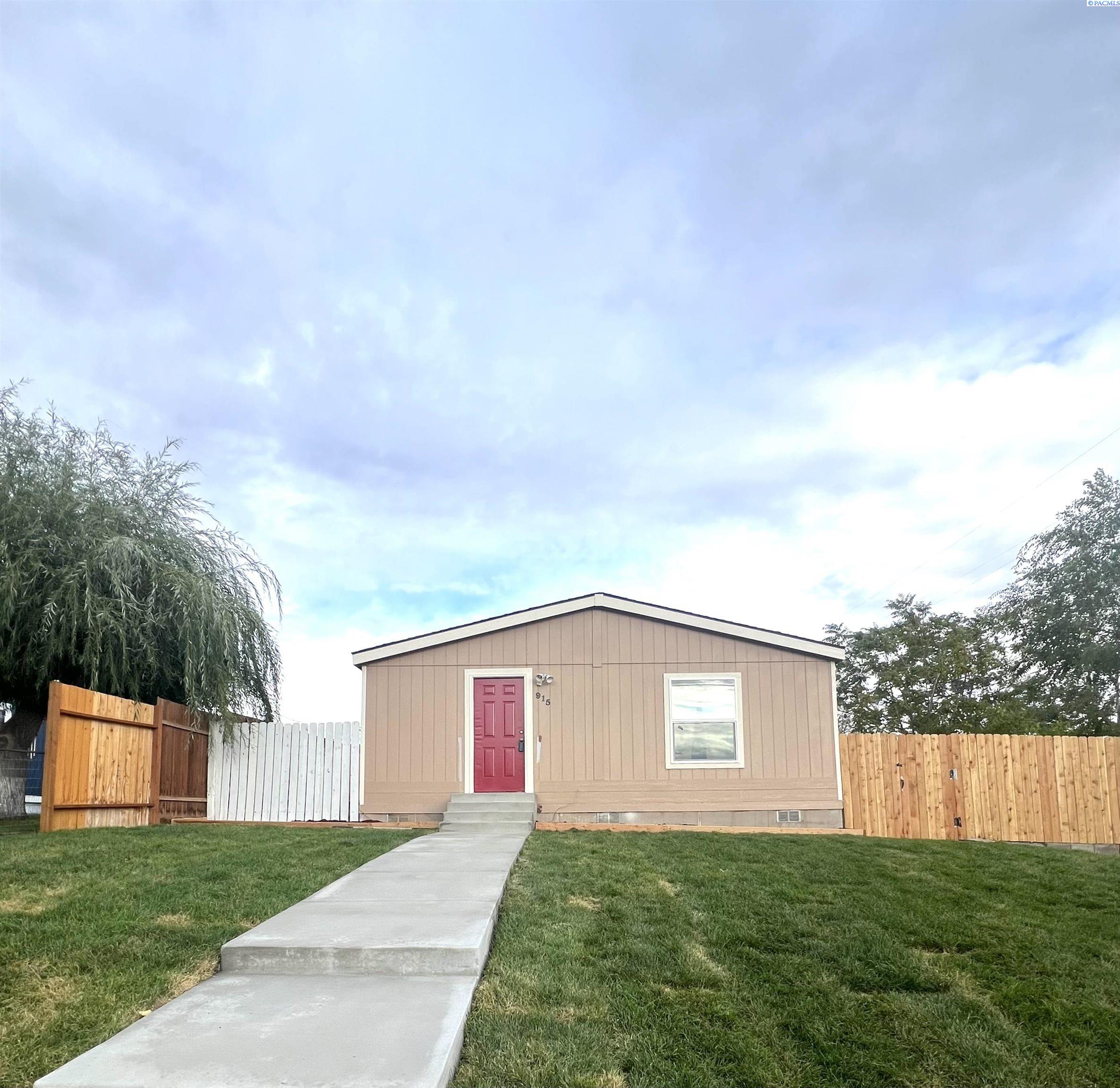 915 S 6th Ave, Pasco, WA 99301