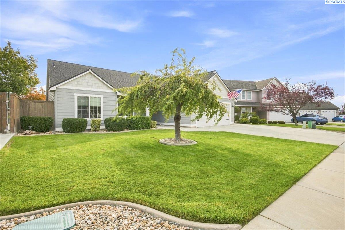 6111 Exeter Ln, Pasco, WA 99301