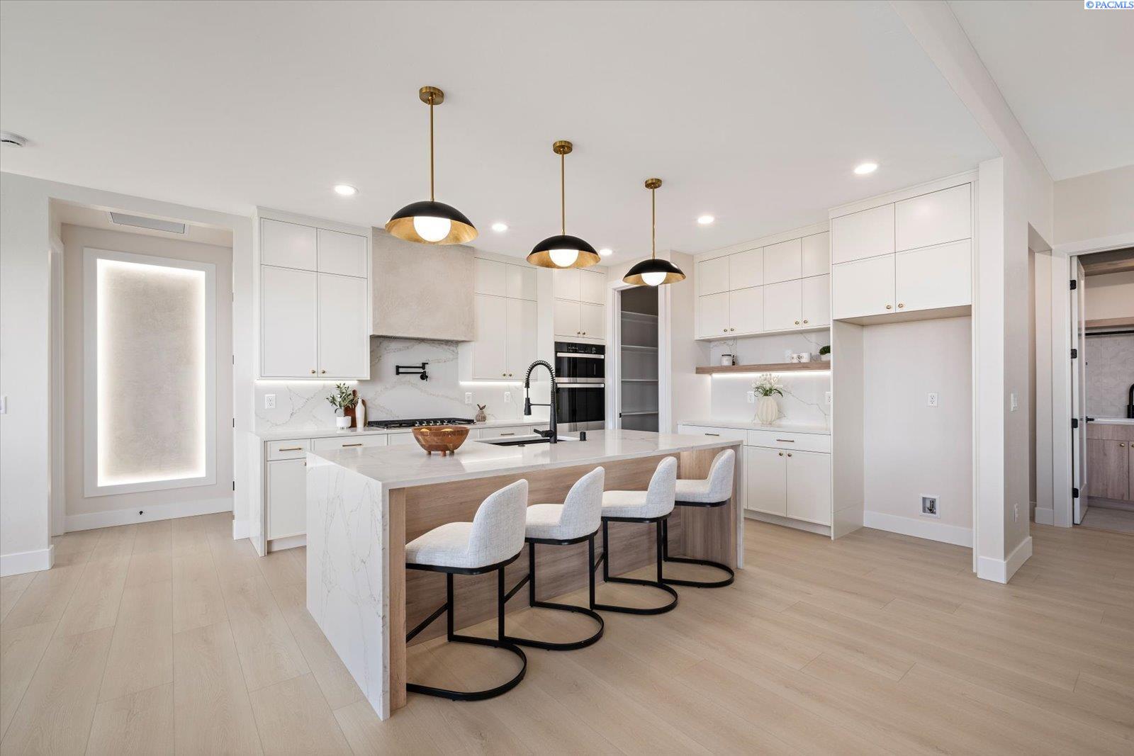 7505 W 23rd Ave, Kennewick, WA 99337