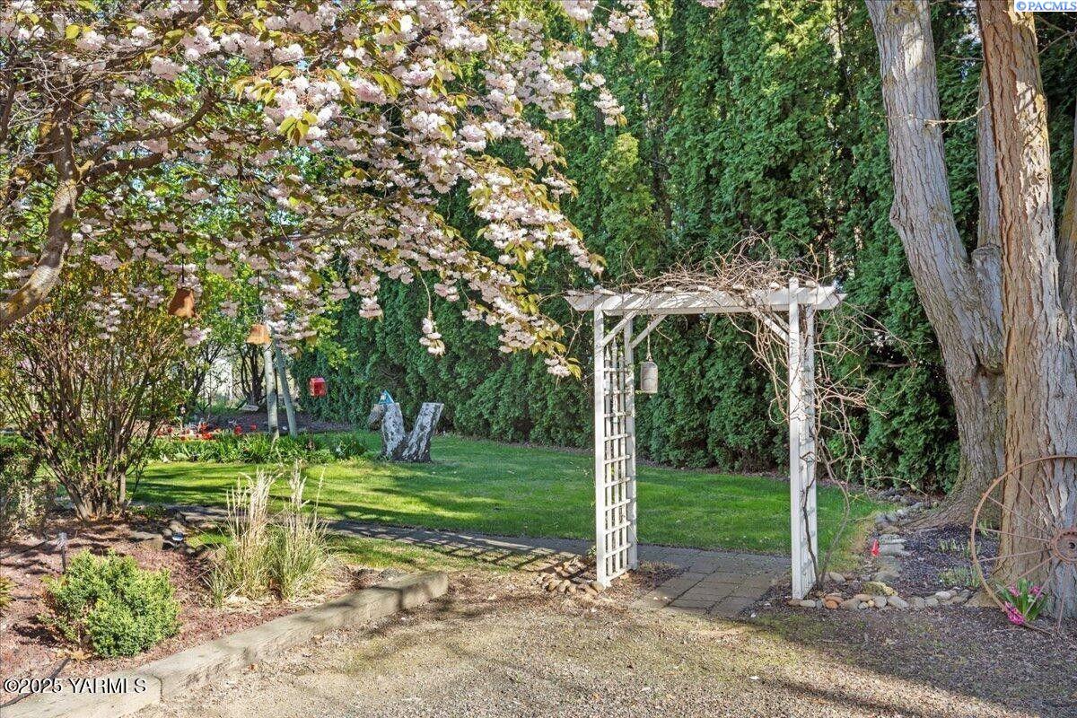 10401 N 1739 Pr Nw, Grandview, WA 98930