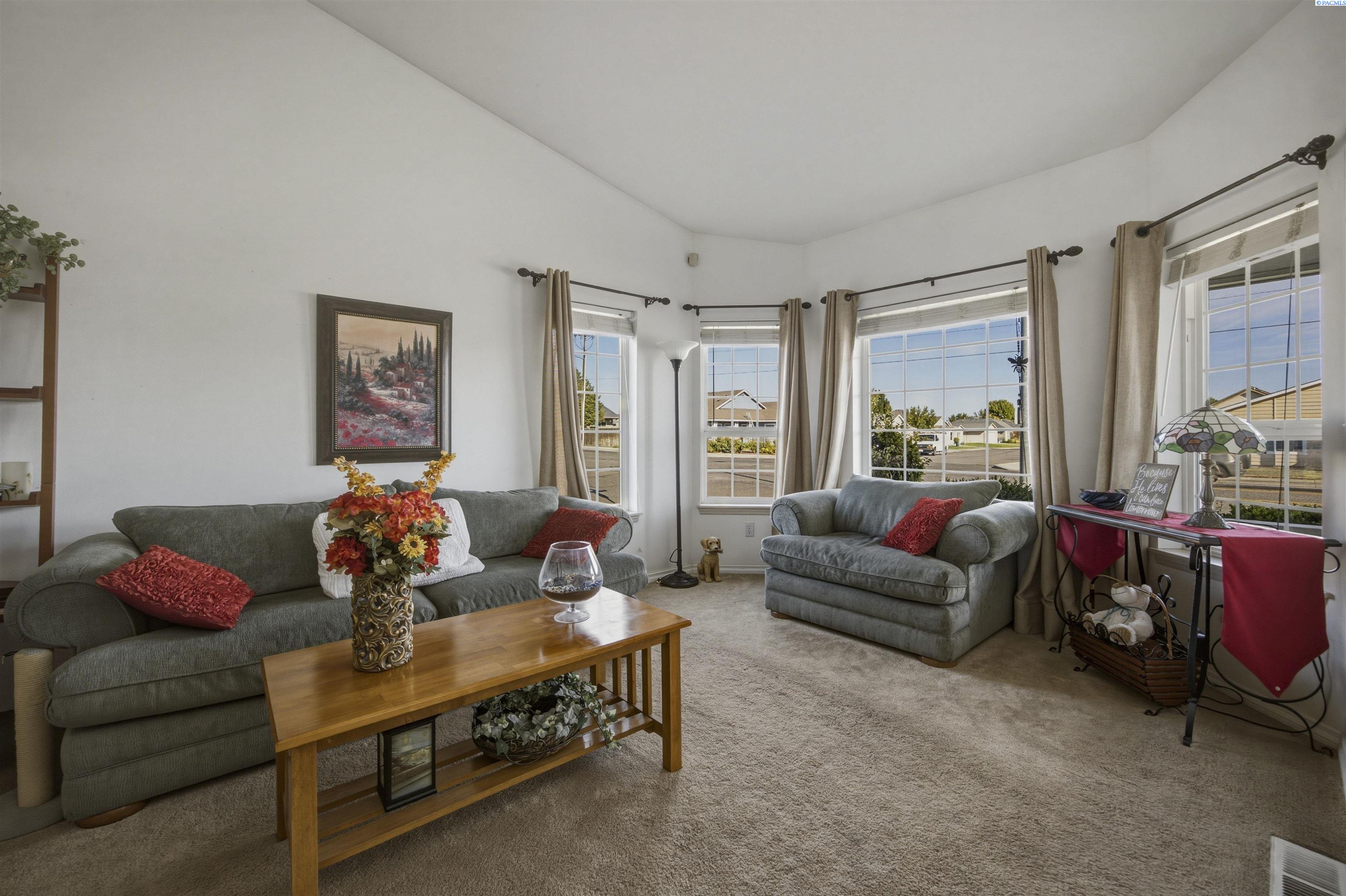 7147 W 4th Ave, Kennewick, WA 99336