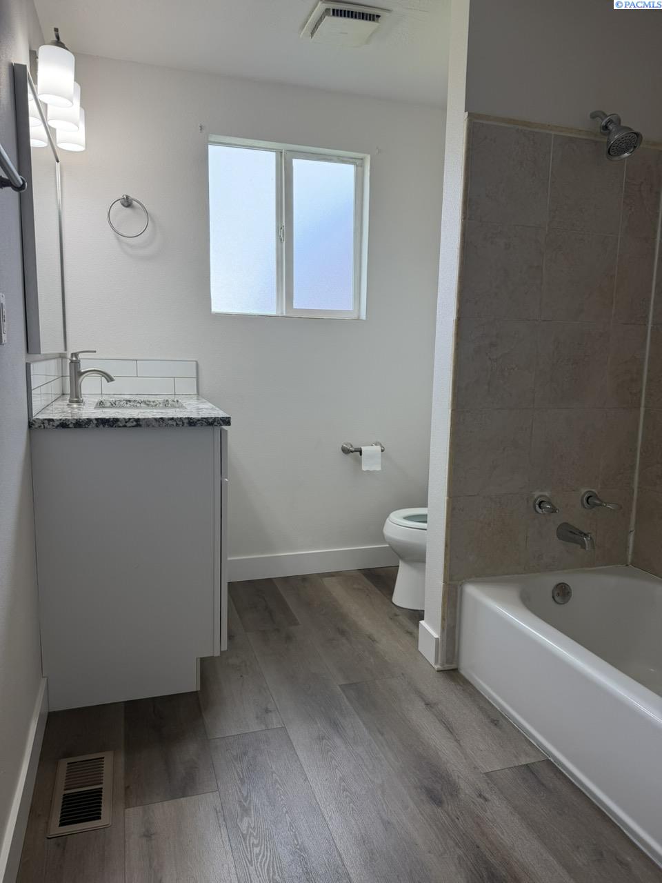 1723 W Marie, Pasco, WA 99301