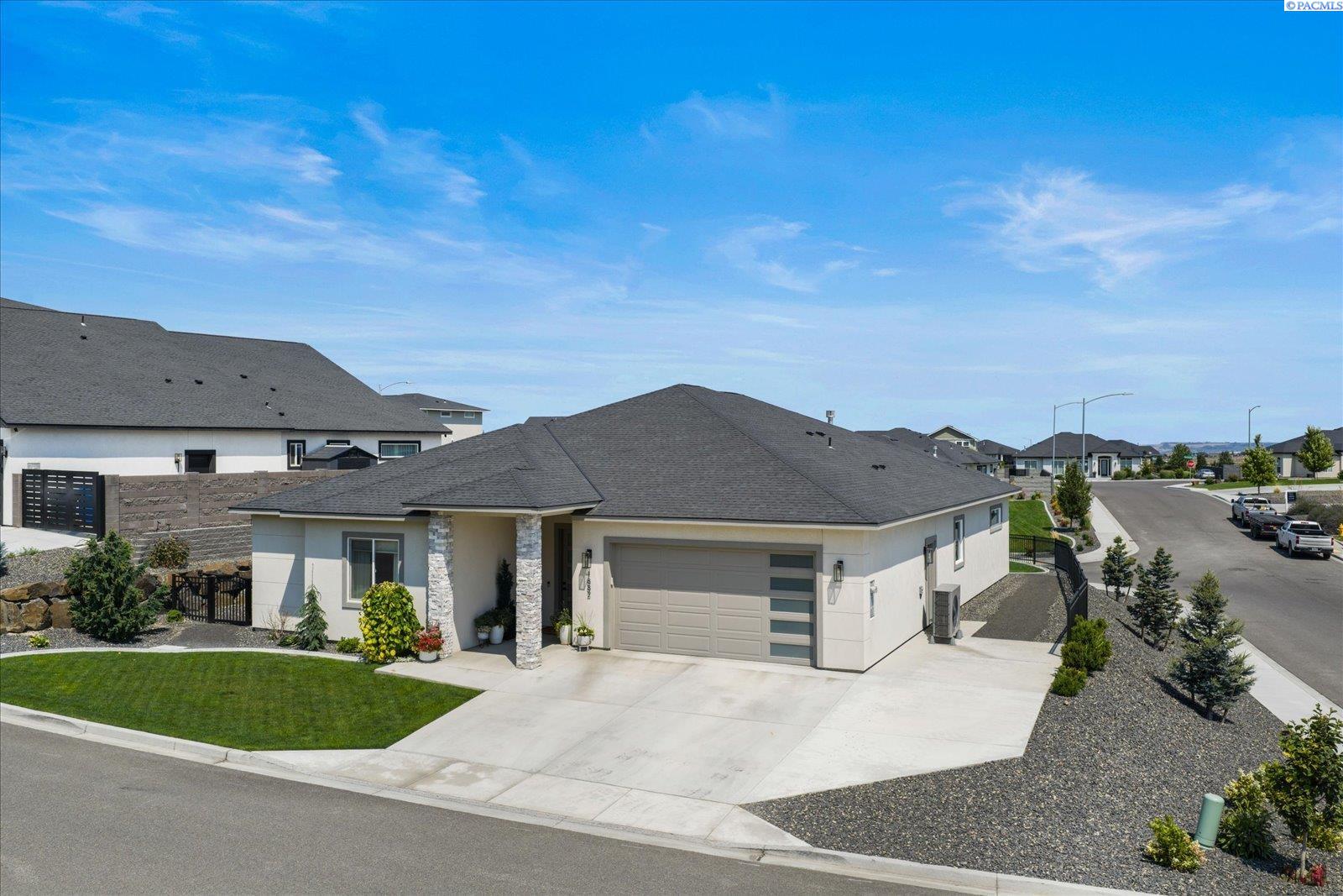 1882 Somers Ln, Richland, WA 99352