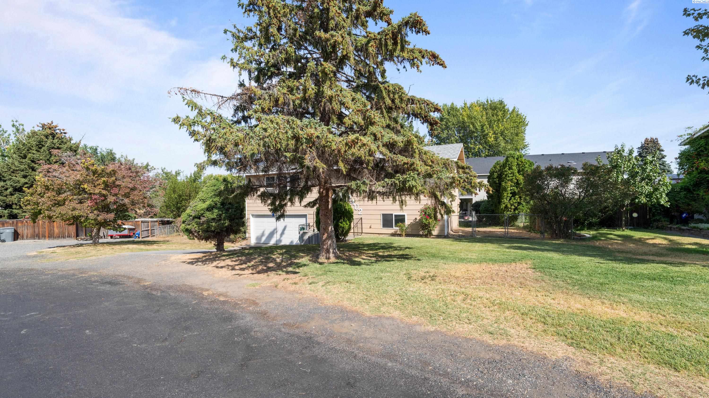 2402 W 16th Ave, Kennewick, WA 99337
