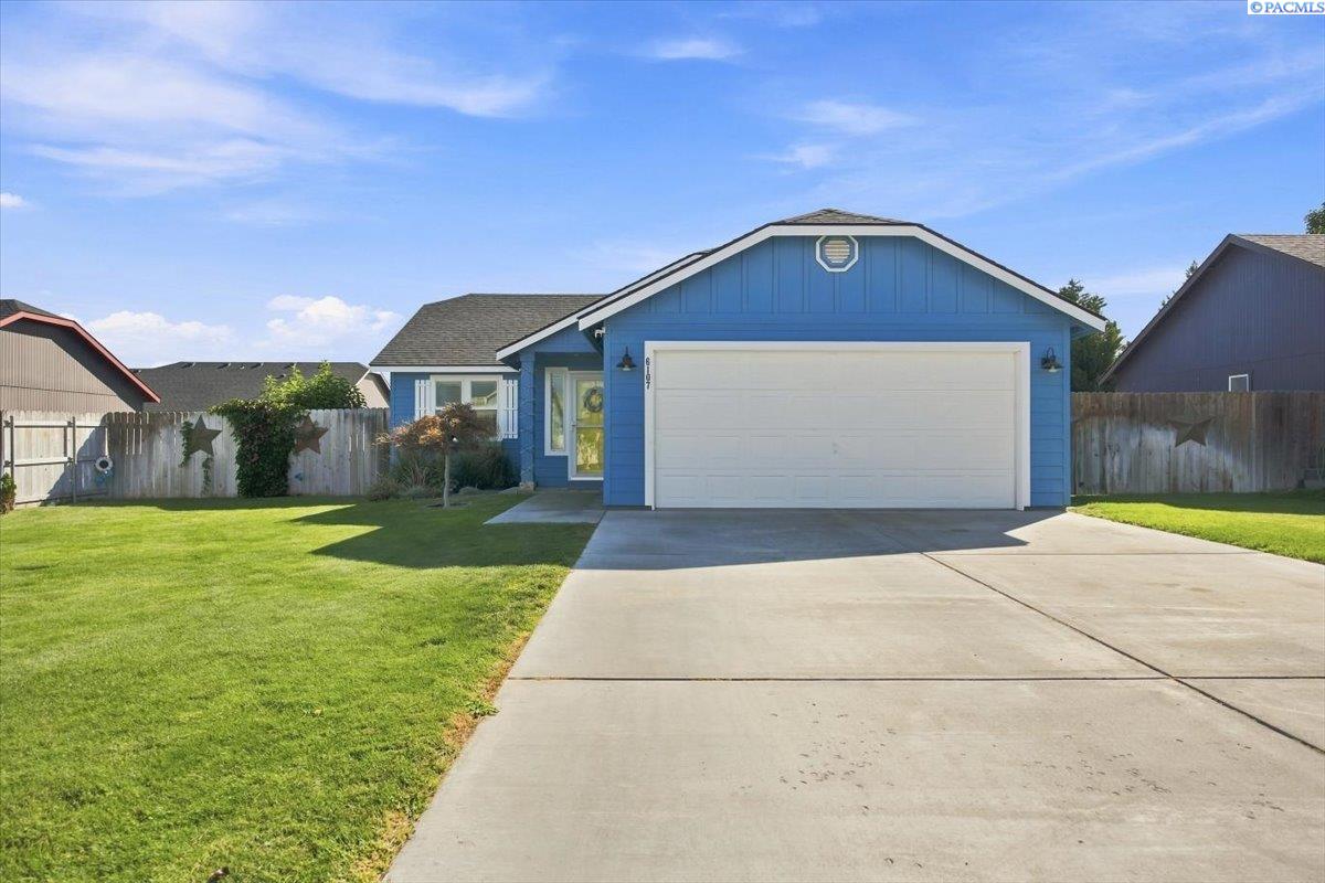 6107 Westport Ln, Pasco, WA 99301-7801