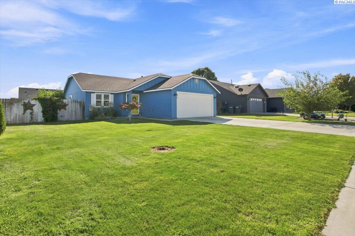 6107 Westport Ln, Pasco, WA 99301-7801