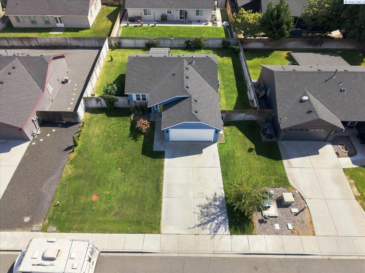6107 Westport Ln, Pasco, WA 99301-7801