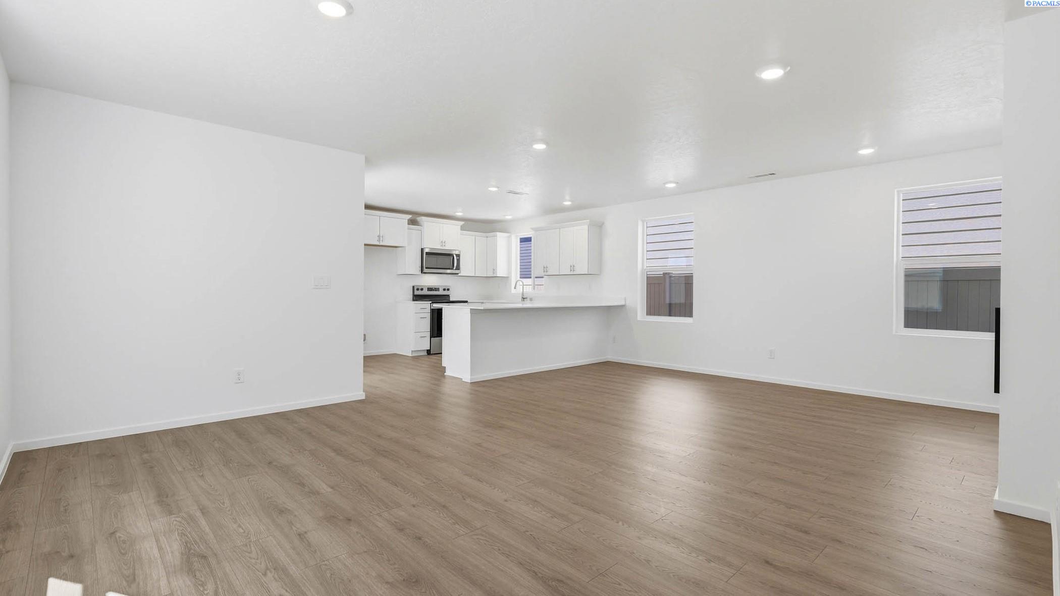 6524 Polar Dr, Pasco, WA 99301