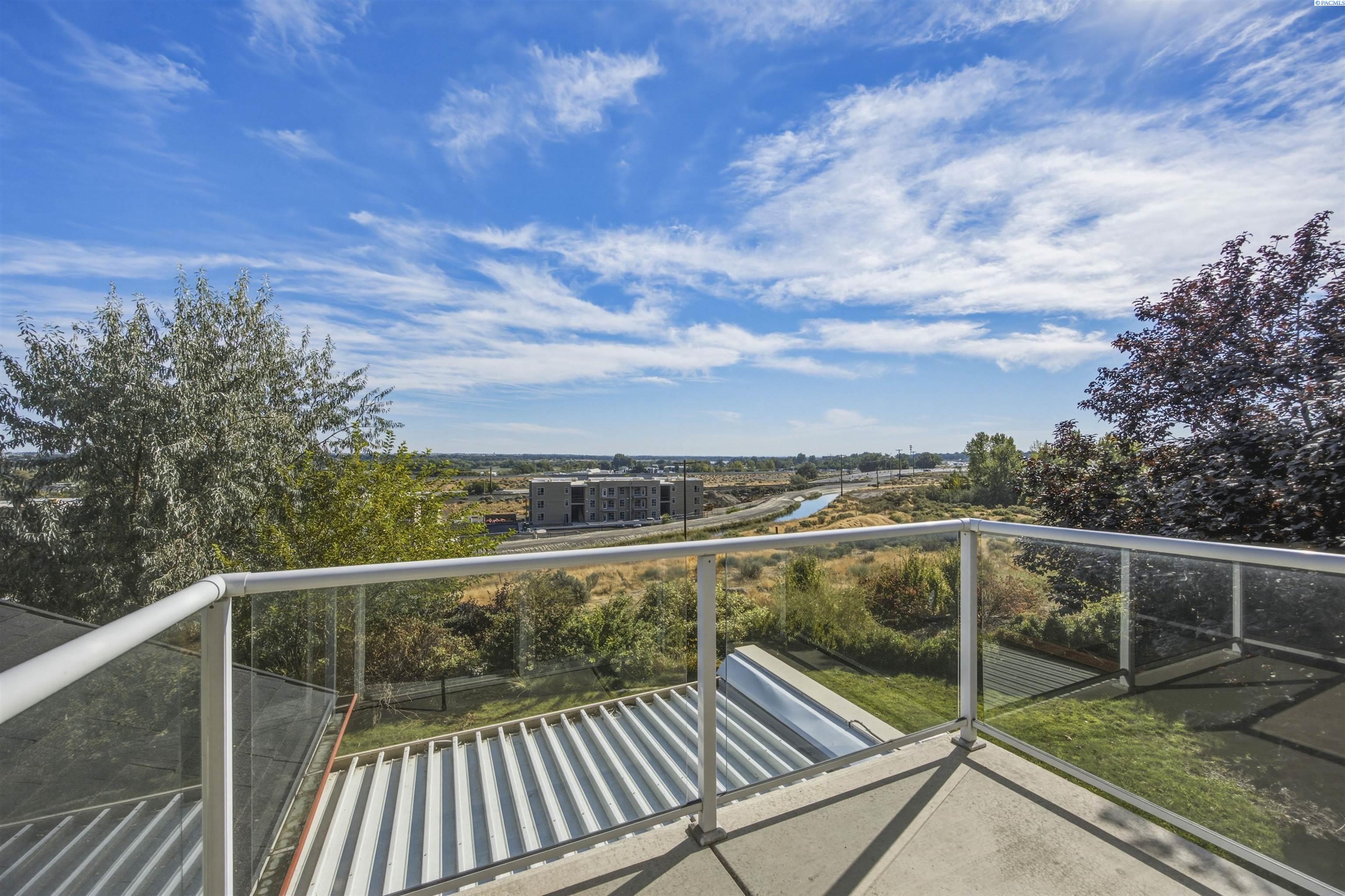 522 Charbonneau Dr, Richland, WA 99352