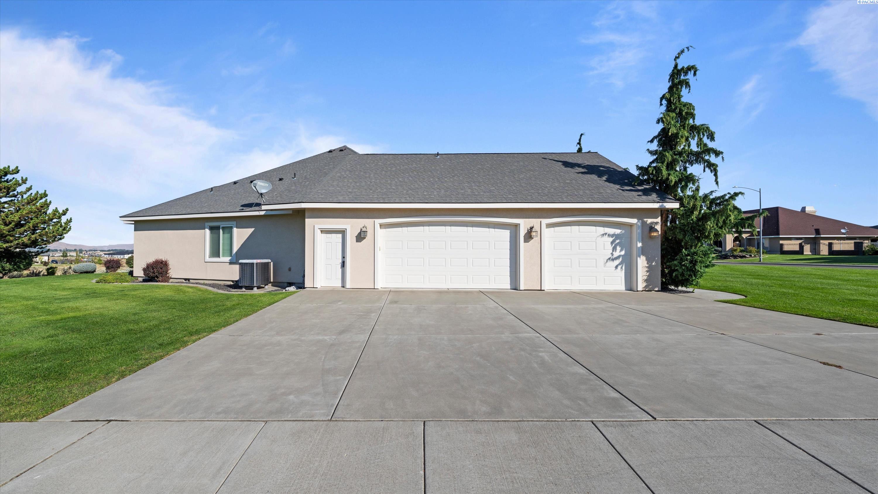 934 Allenwhite Dr, Richland, WA 99352