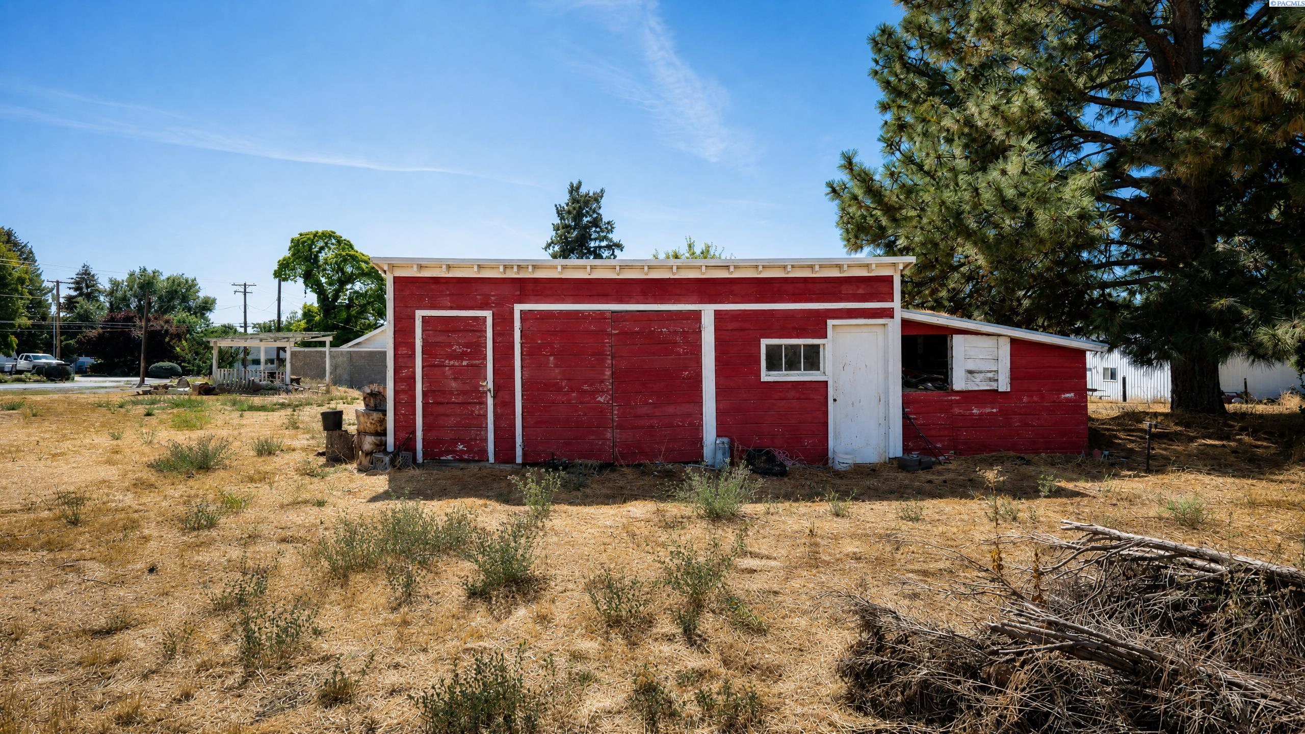 1912 Road 48, Pasco, WA 99301