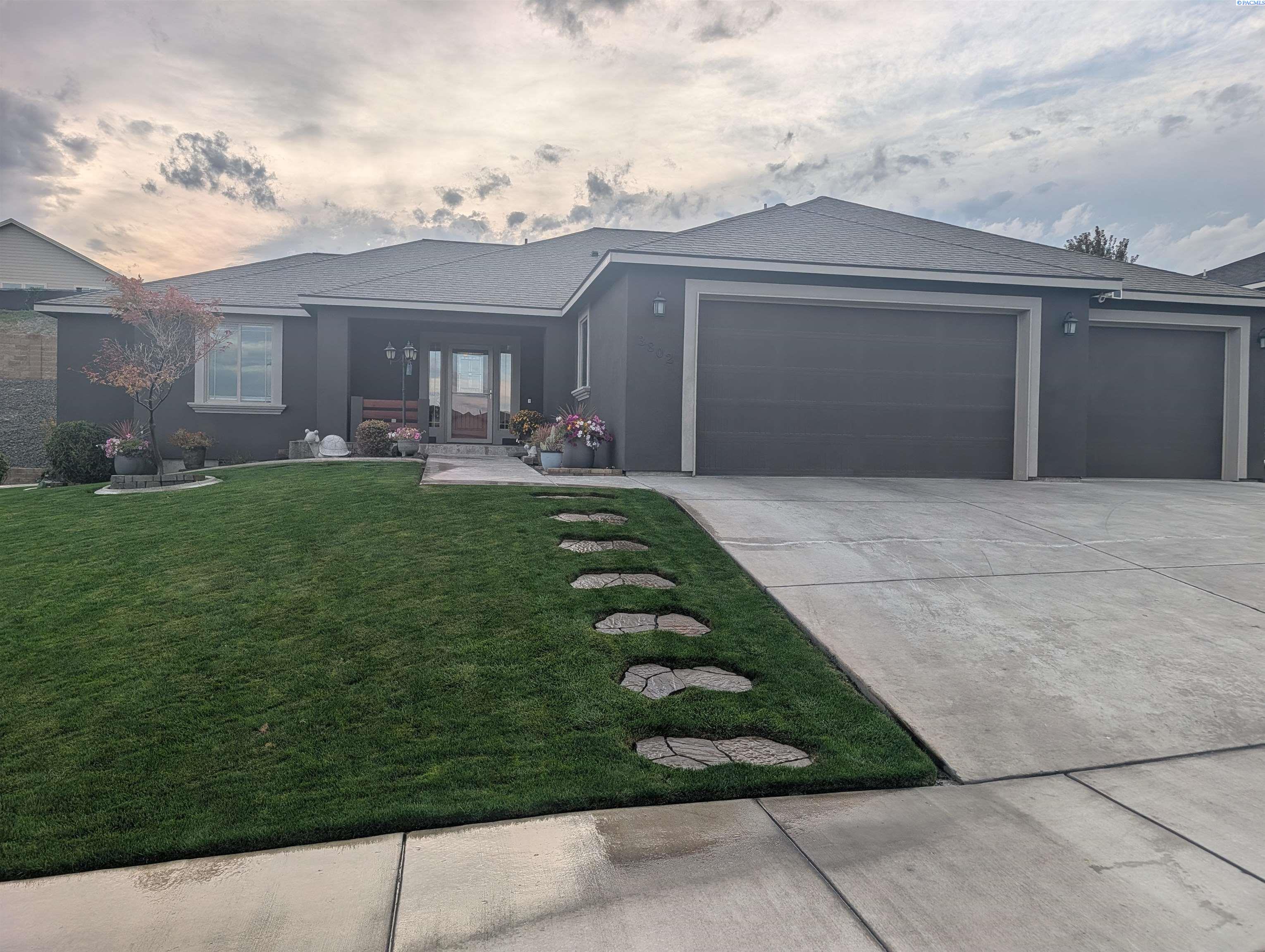 3802 Cook Ln, Pasco, WA 99301