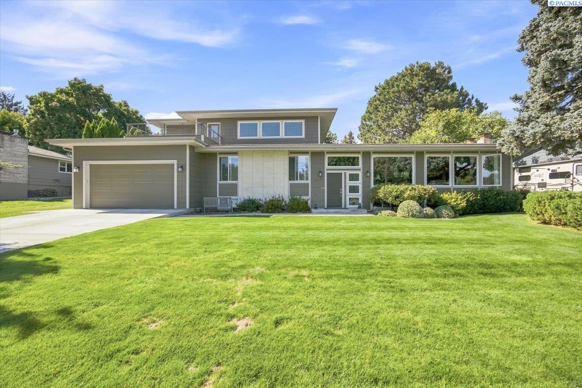 2217 Harris Ave, Richland, WA 99354-1911