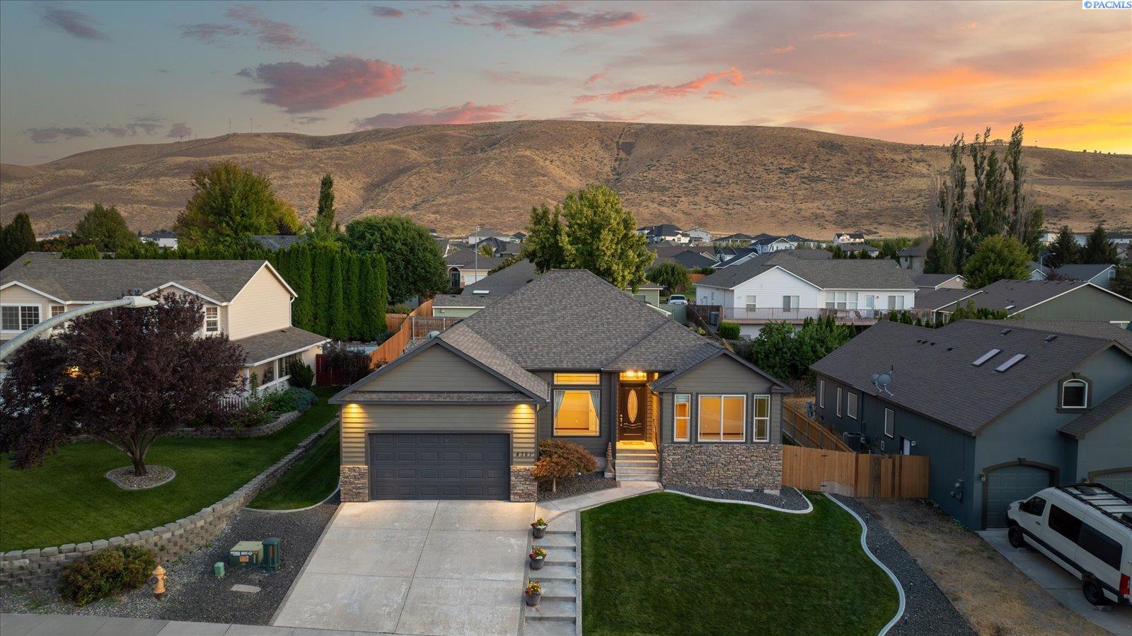 4351 Limestone Ct, Richland, WA 99352