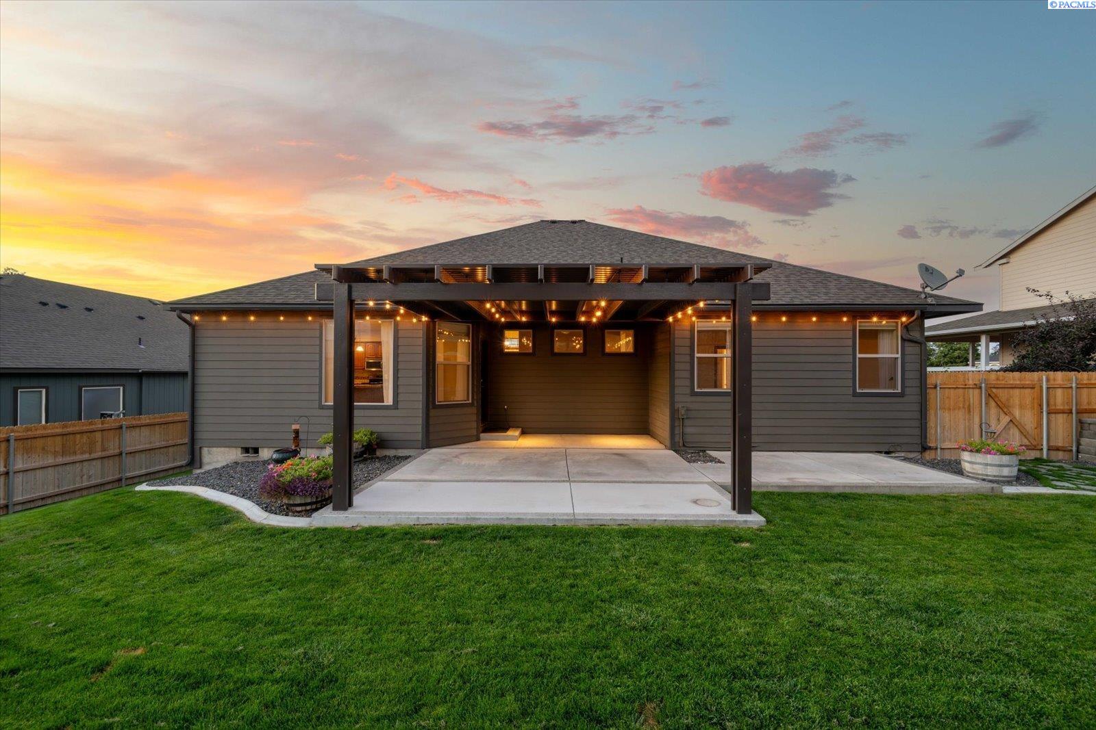 4351 Limestone Ct, Richland, WA 99352