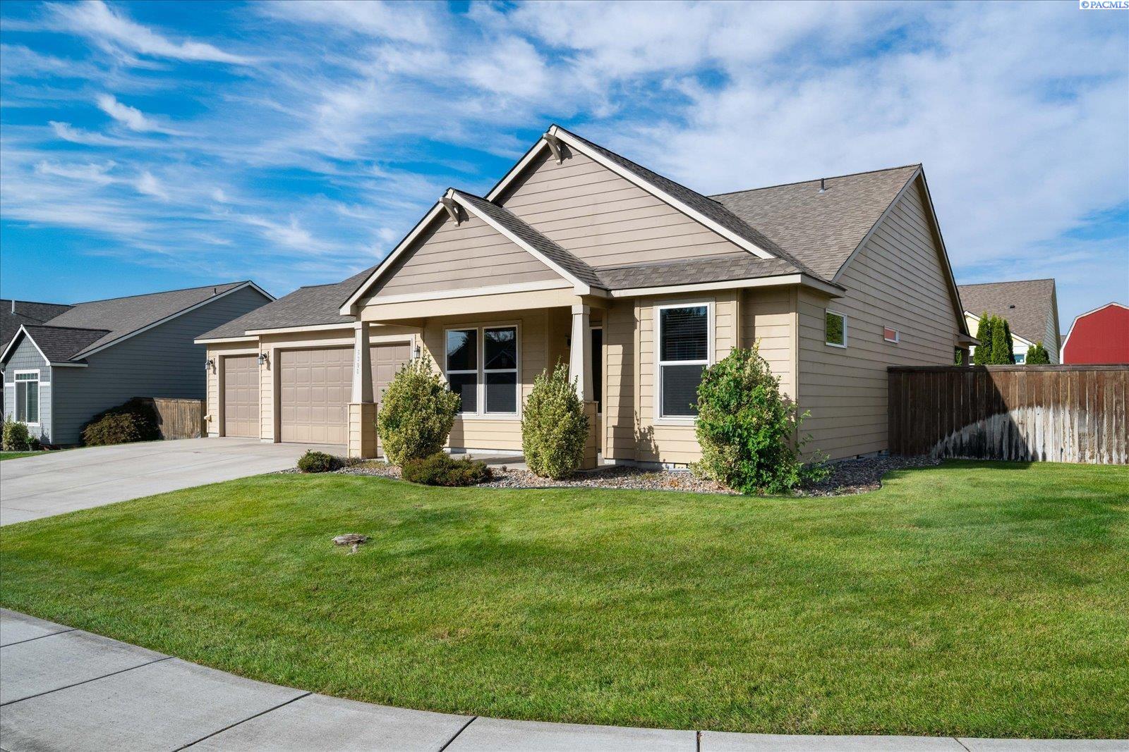 6306 Coventry Ln, Pasco, WA 99301