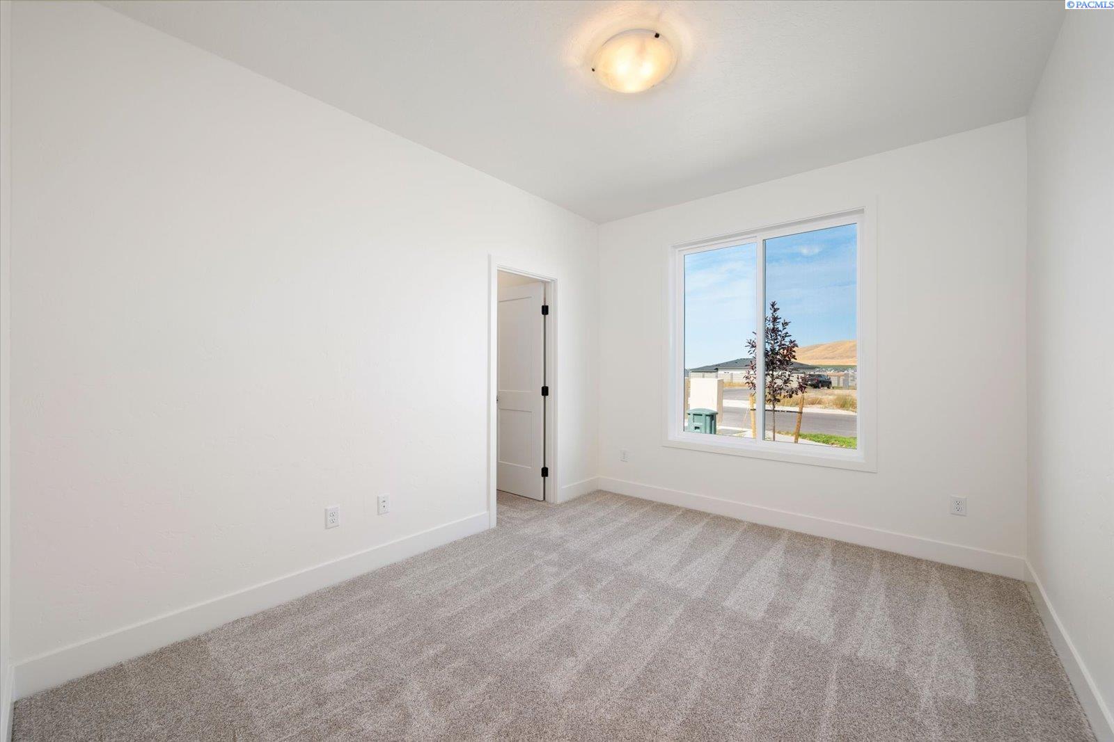 3411 Nuthatch St, Richland, WA 99352