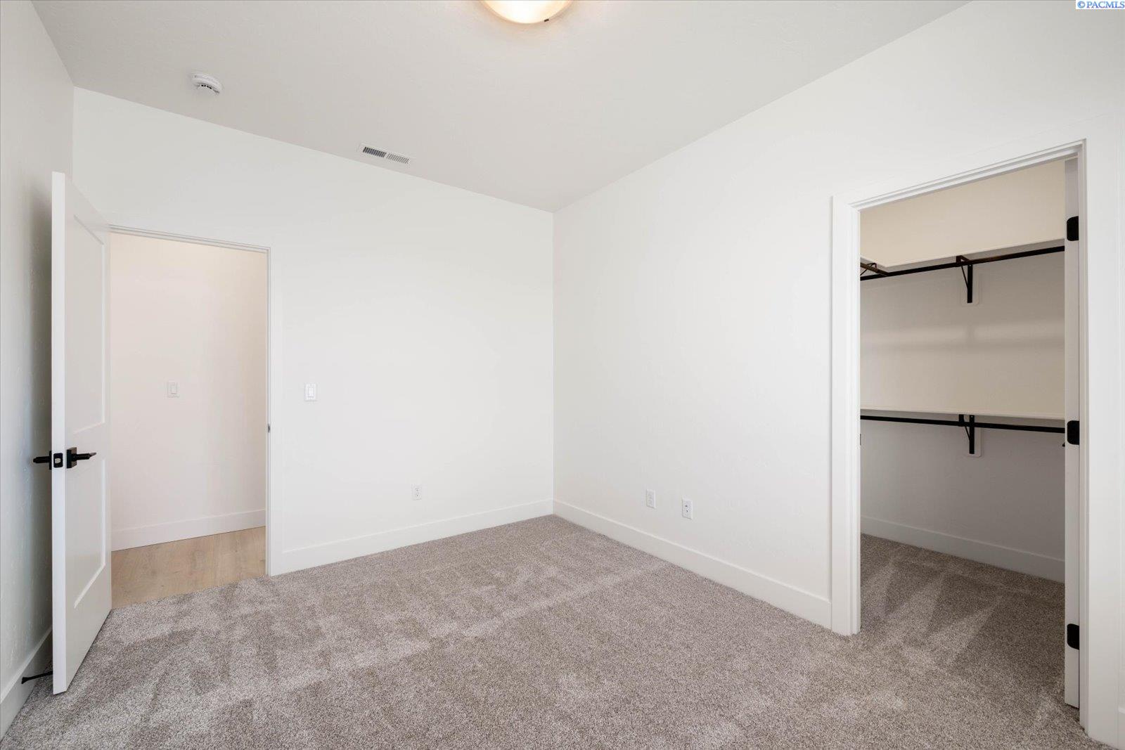 3411 Nuthatch St, Richland, WA 99352