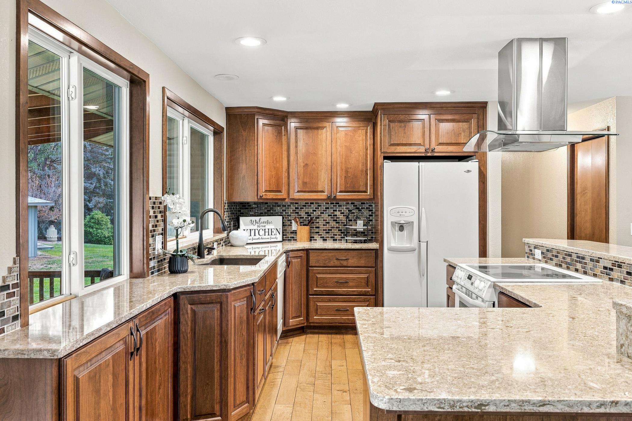 Photo 3 of Single family home for sale at 1207 S Delaware St, Kennewick, WA 99338 | MLS# 296370 | Listing updated on 2026-09-15