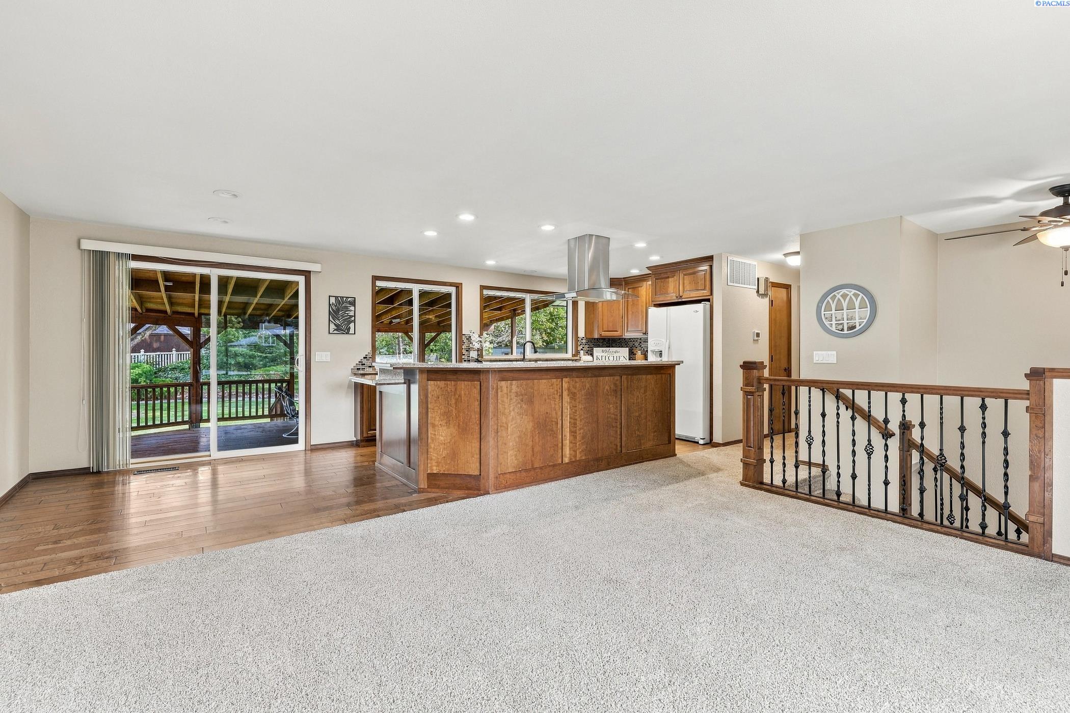 Photo 3 of Single family home for sale at 1207 S Delaware St, Kennewick, WA 99338 | MLS# 296370 | Listing updated on 2026-09-15