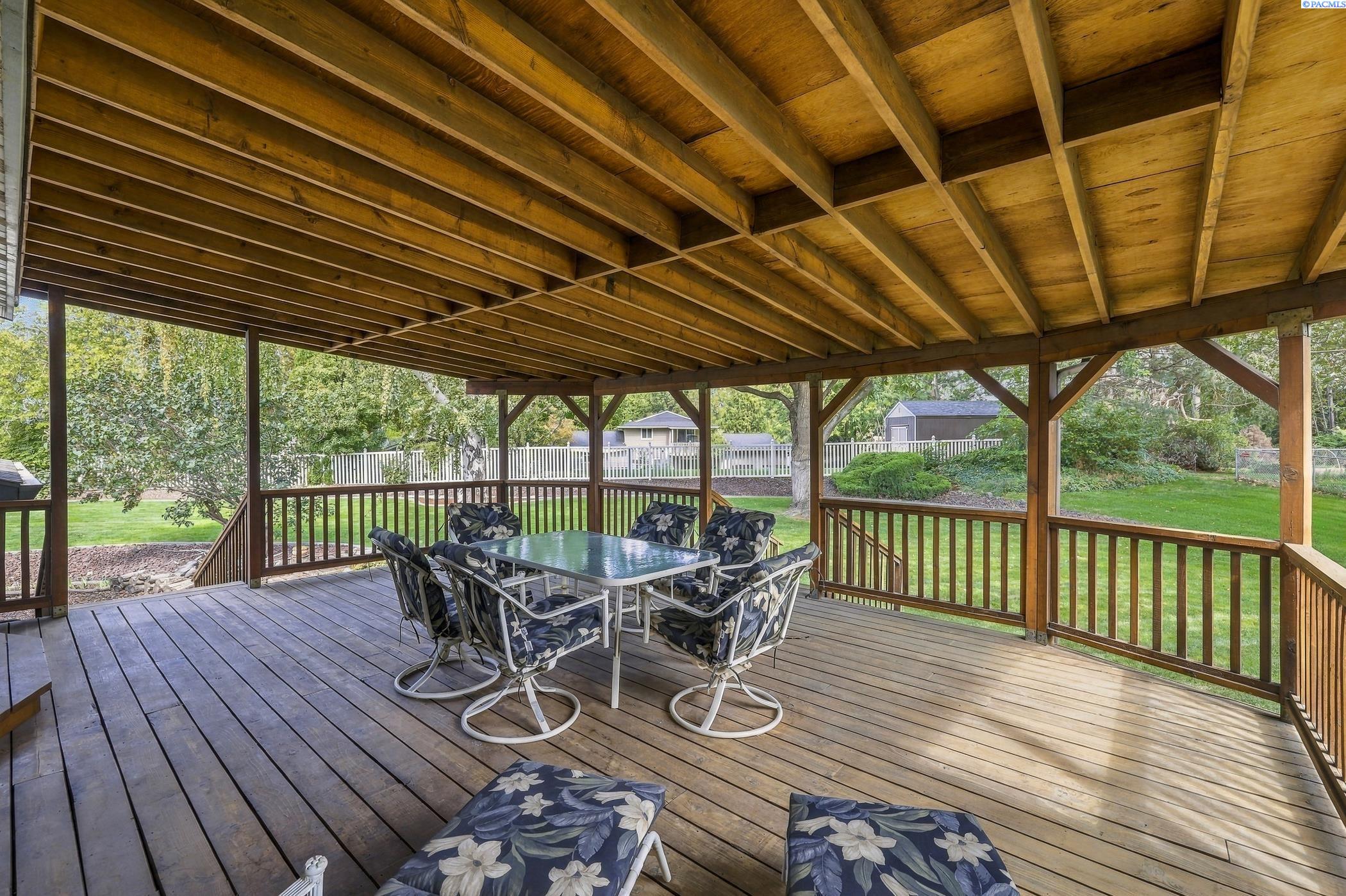 1207 S Delaware St, Kennewick, WA 99338