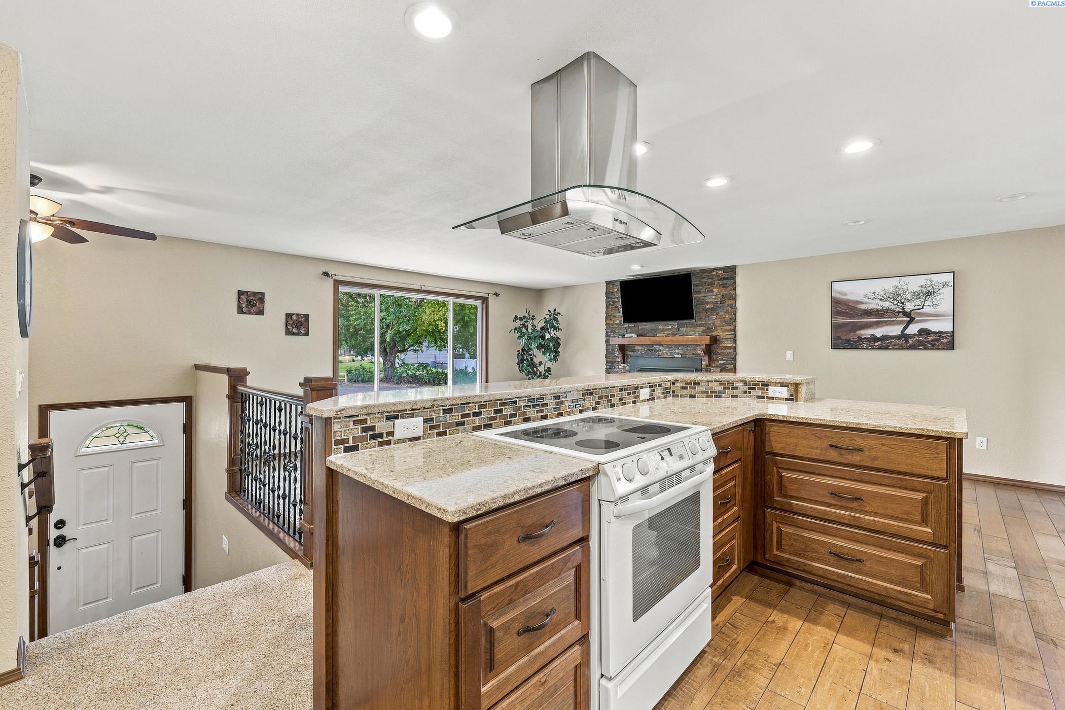 Photo 2 of Single family home for sale at 1207 S Delaware St, Kennewick, WA 99338 | MLS# 296370 | Listing updated on 2026-09-15