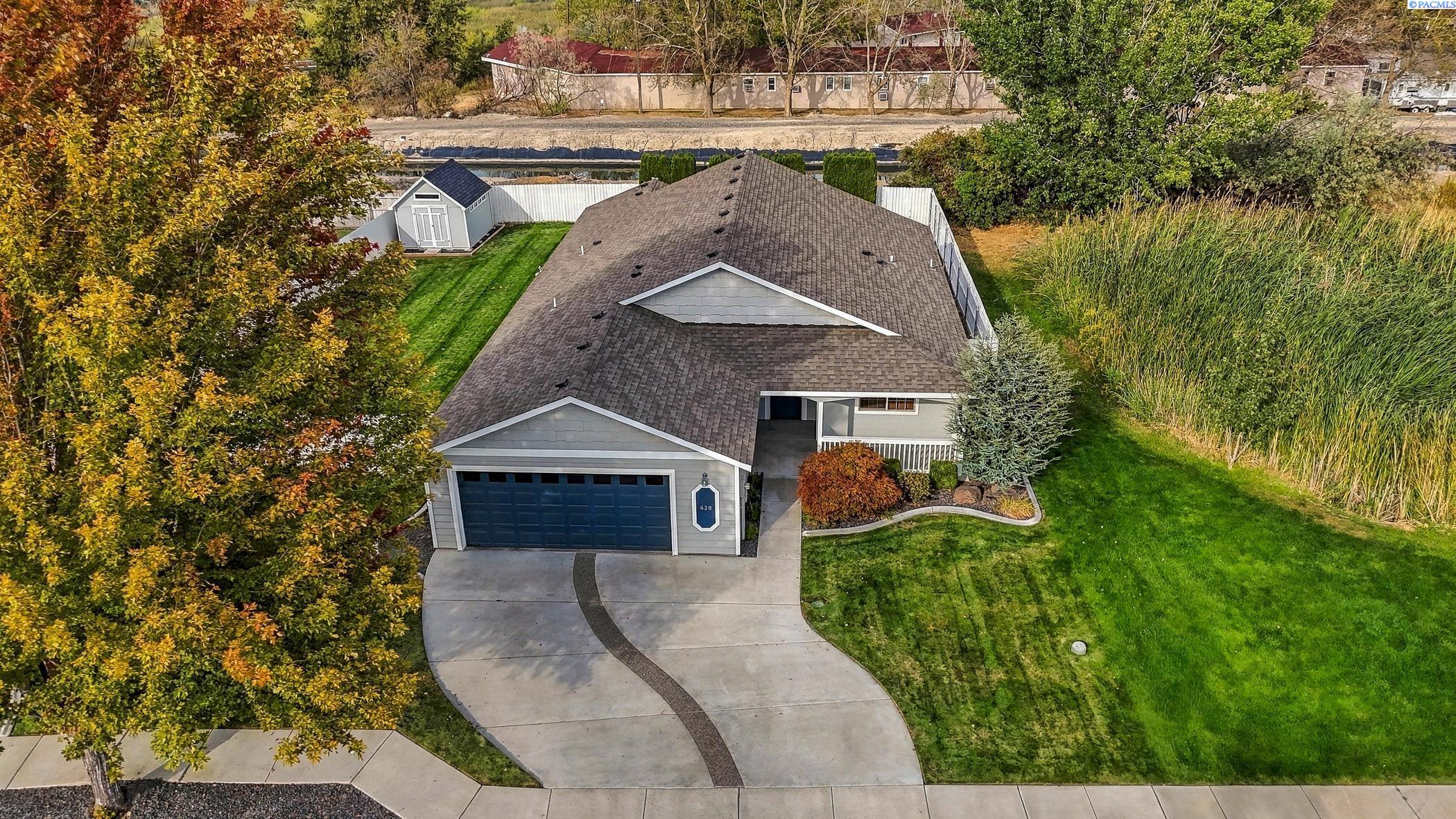 438 Charbonneau Dr, Richland, WA 99352
