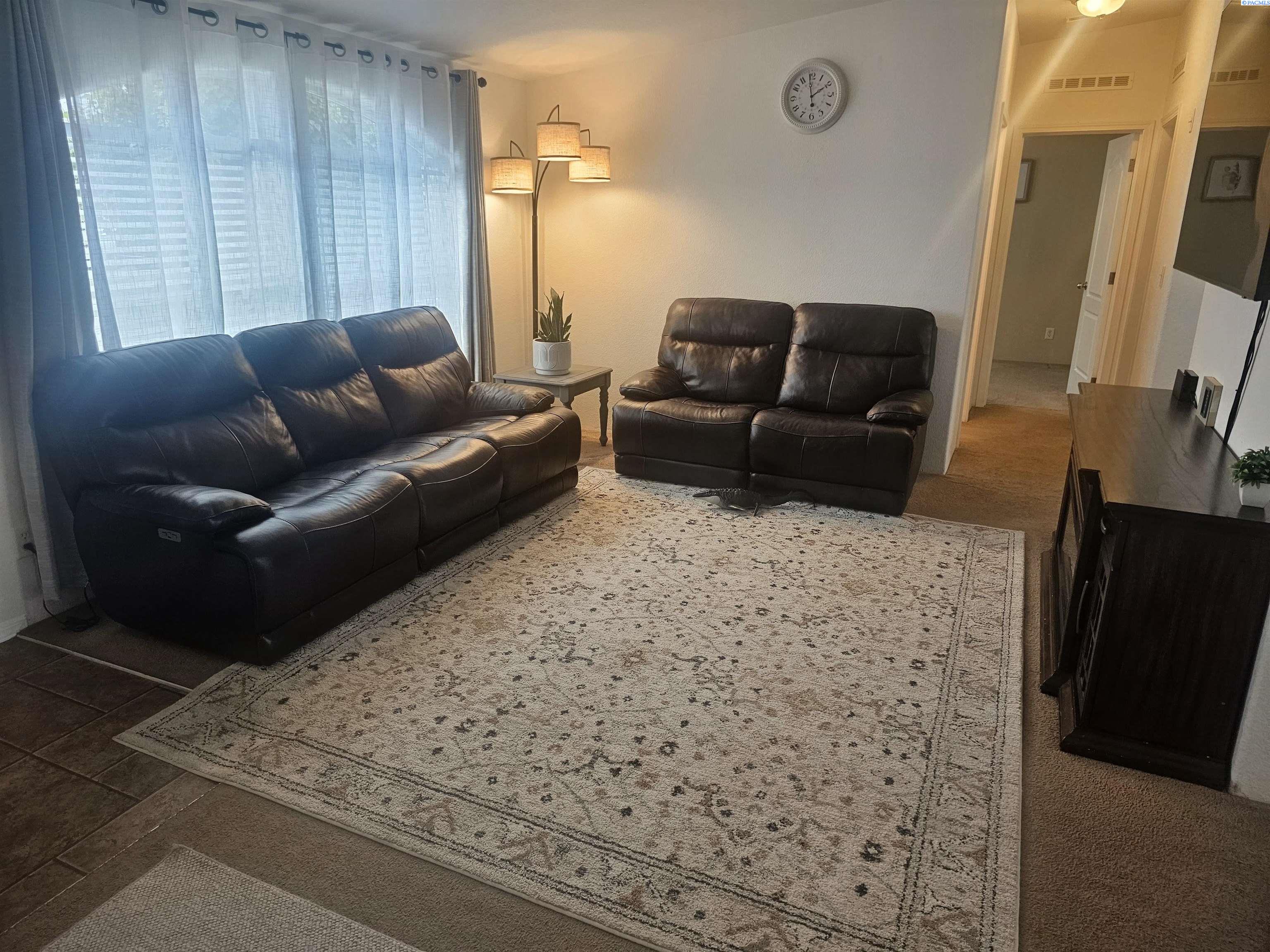 602 New Gate Dr, Prosser, WA 99350